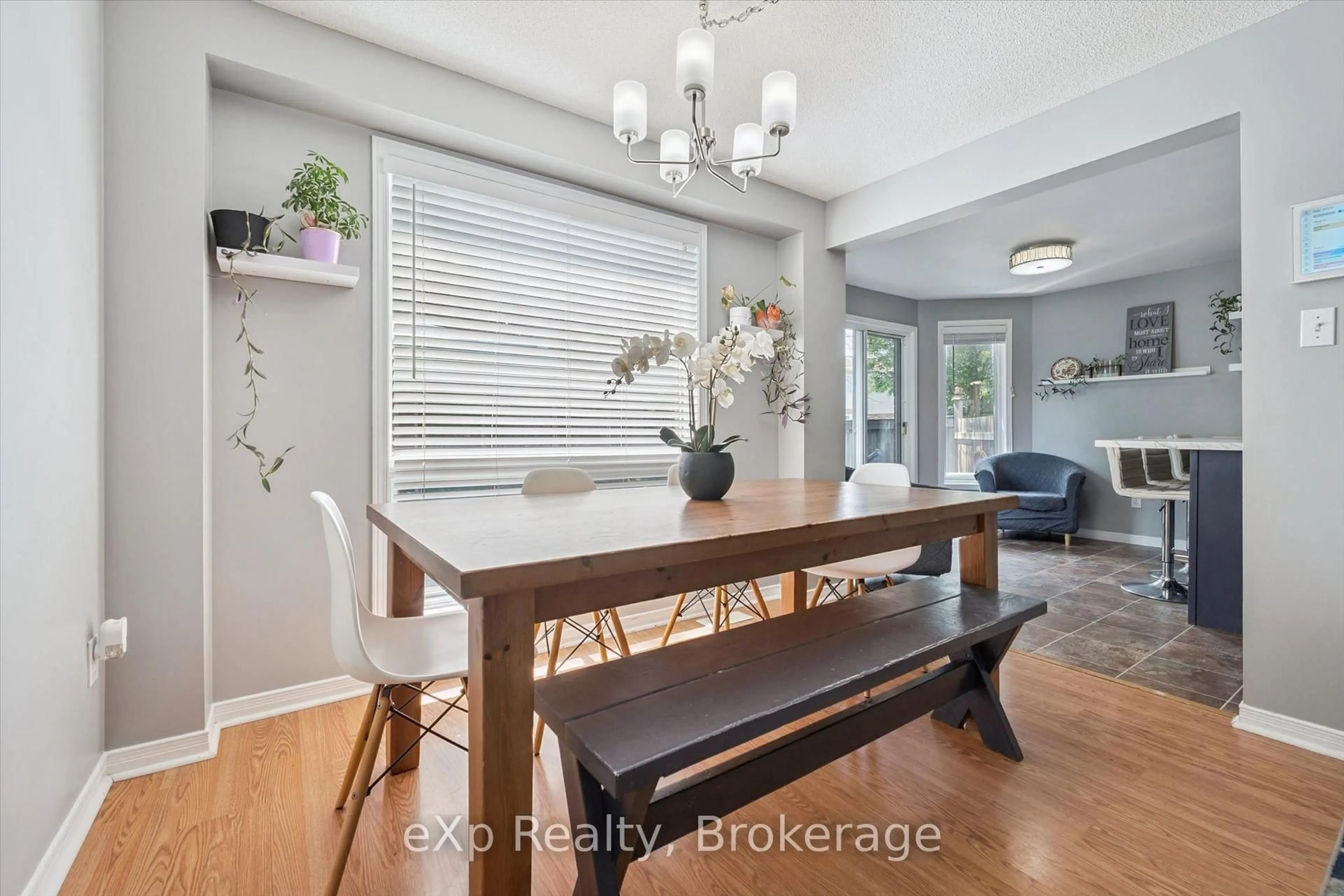 Dining room, wood/laminate floor for 296 Tait Cres, Centre Wellington Ontario N1M 3P7