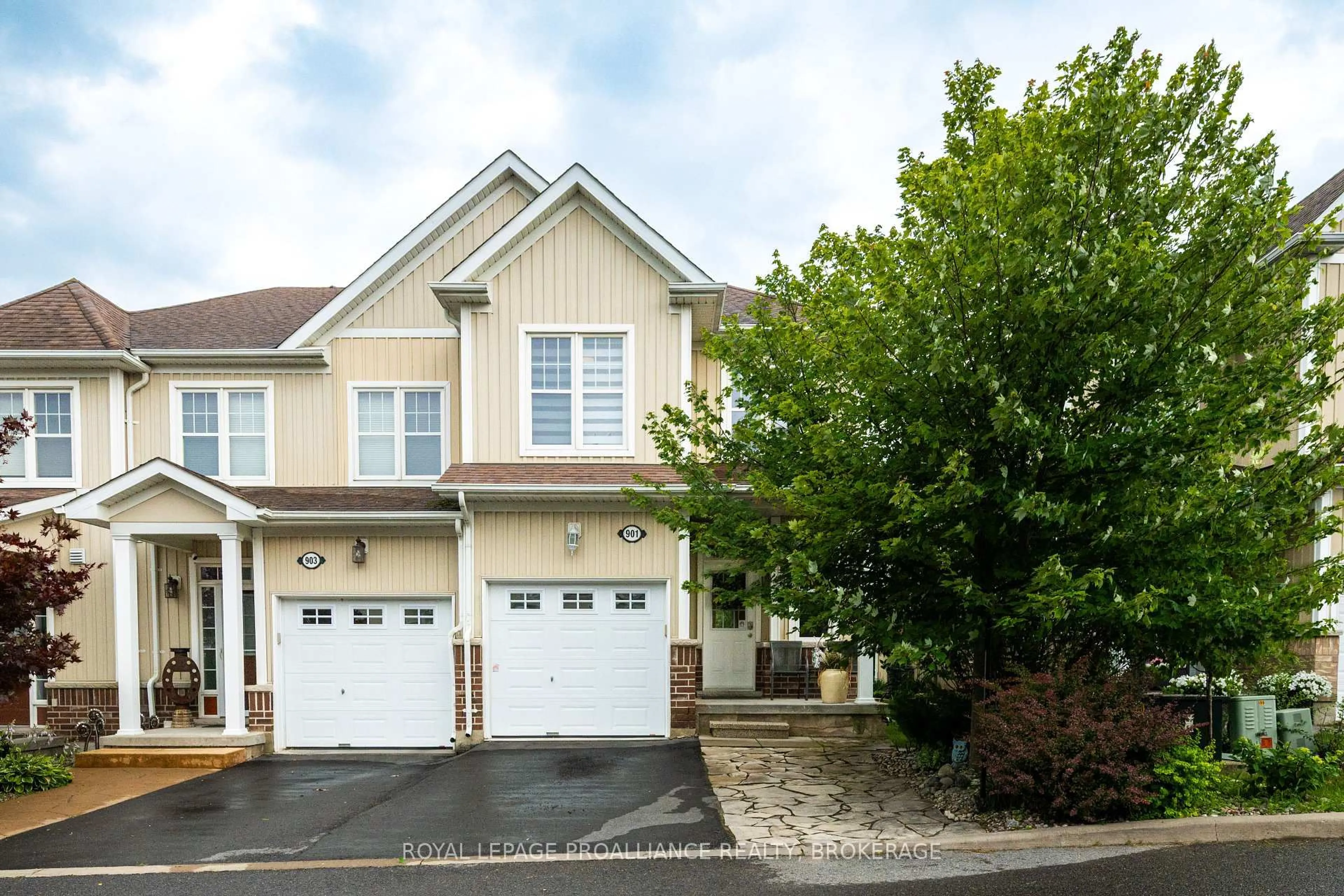Home with vinyl exterior material, street for 901 Ascot Lane, Kingston Ontario K7K 0C8