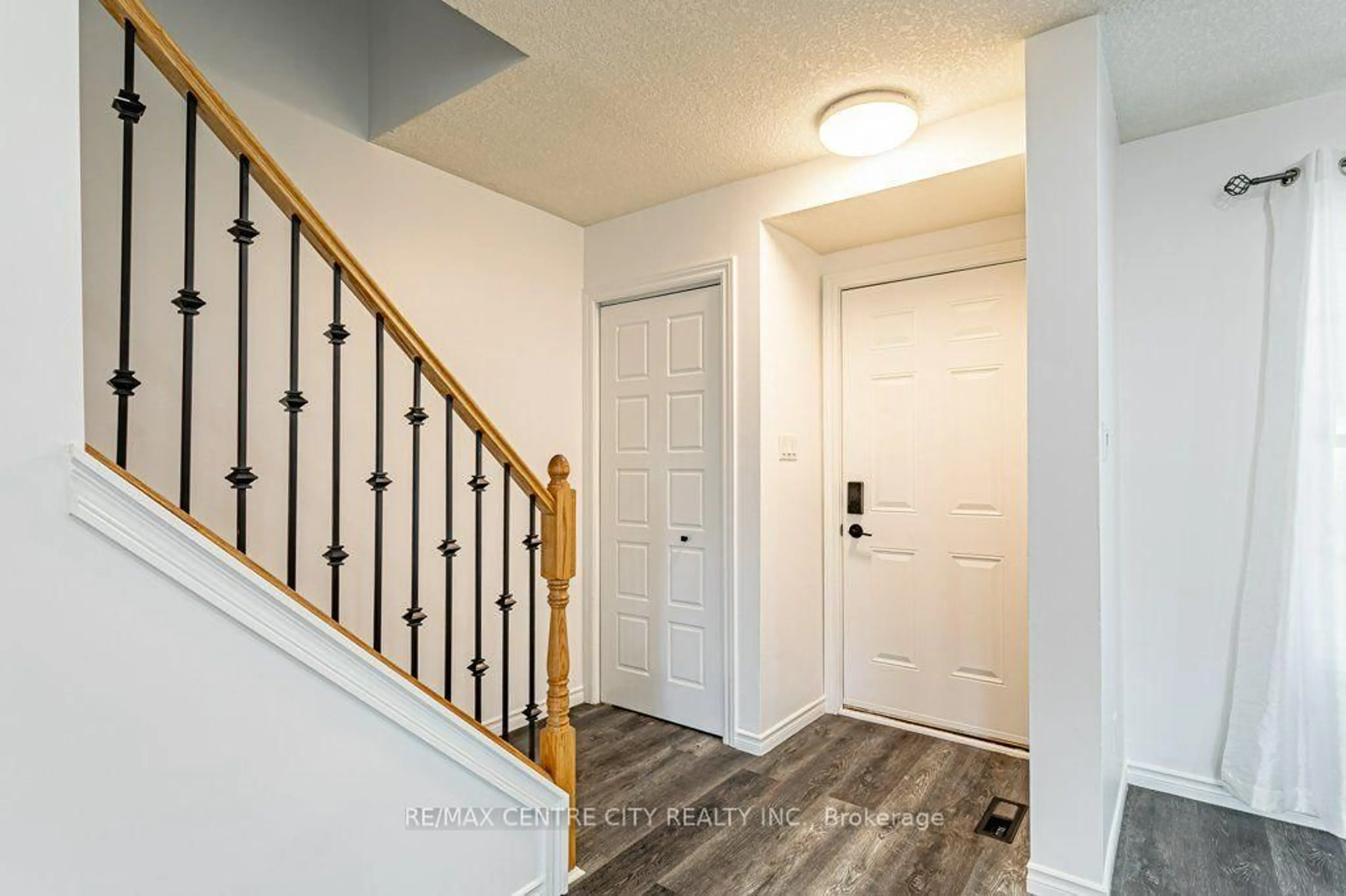 Indoor entryway for 1725 Ernest Ave #22, London South Ontario N6E 2W3