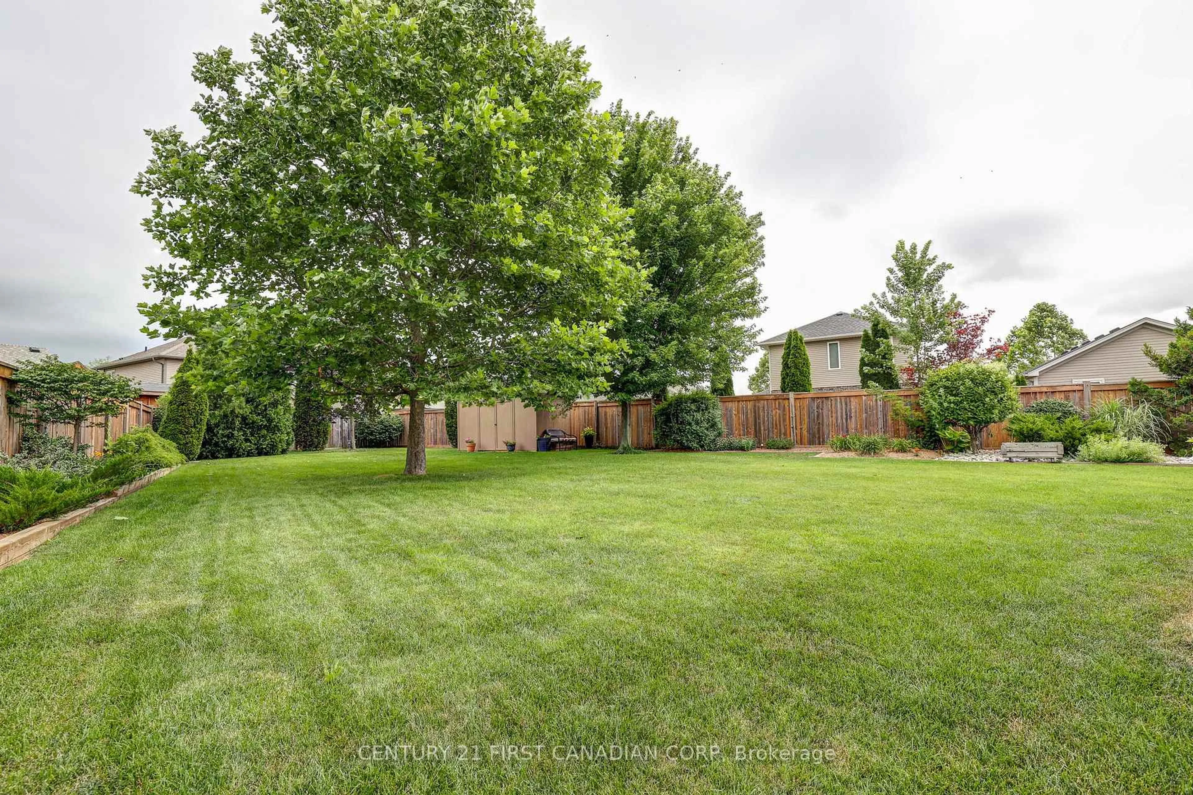 Patio, unknown for 26 Cardinal Crt, St. Thomas Ontario N5P 0C5