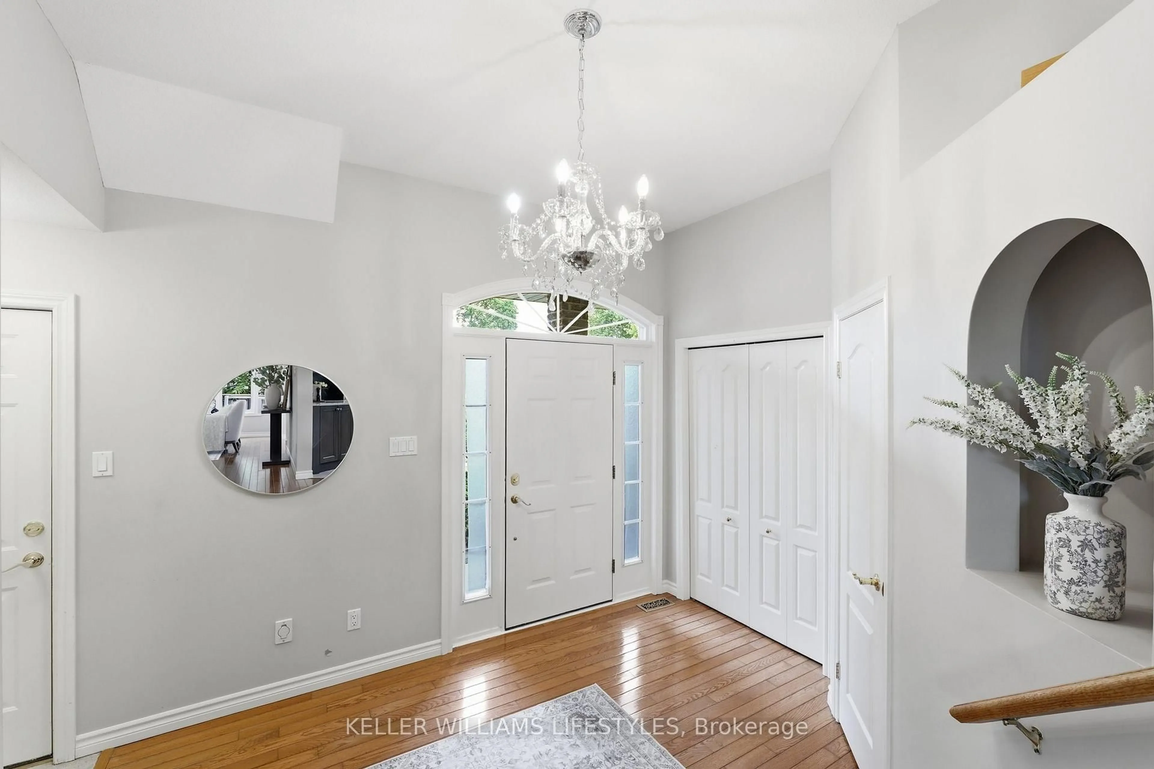 Indoor entryway for 1744 Milestone Rd, London North Ontario N5X 2E9