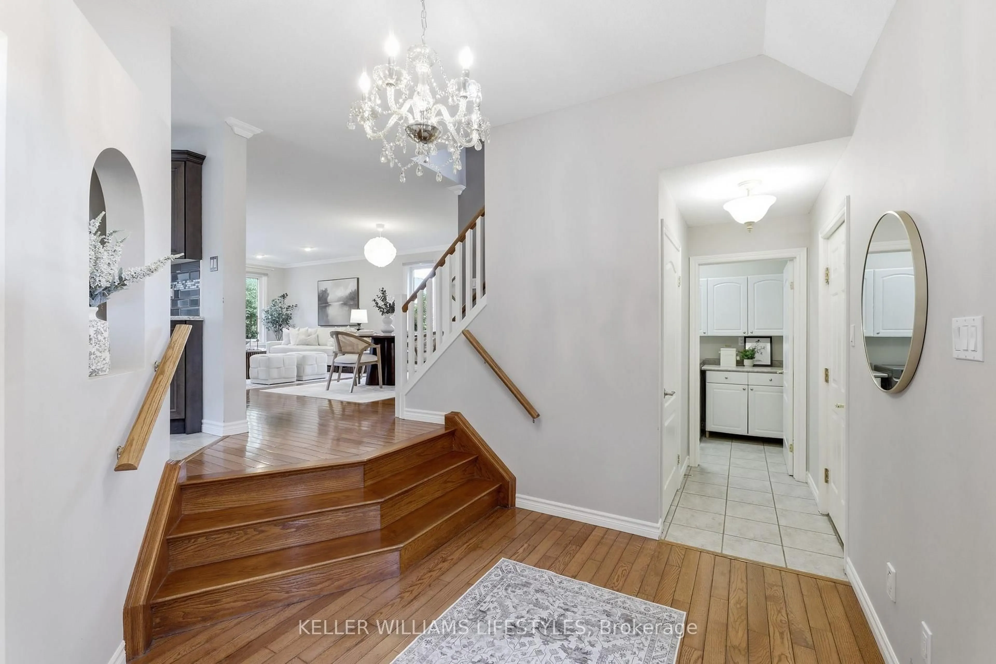 Indoor entryway for 1744 Milestone Rd, London North Ontario N5X 2E9