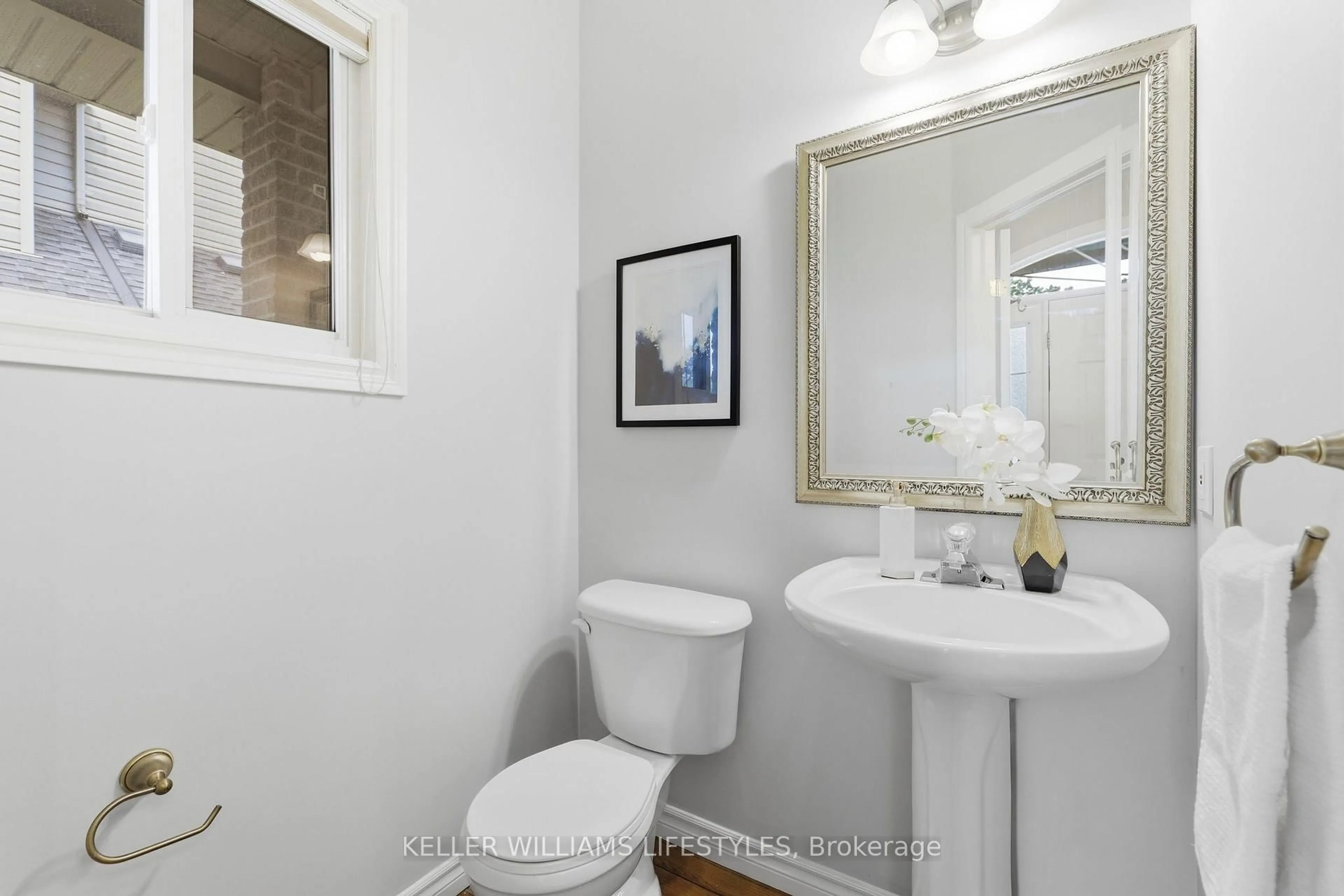 Standard bathroom, ceramic/tile floor for 1744 Milestone Rd, London North Ontario N5X 2E9