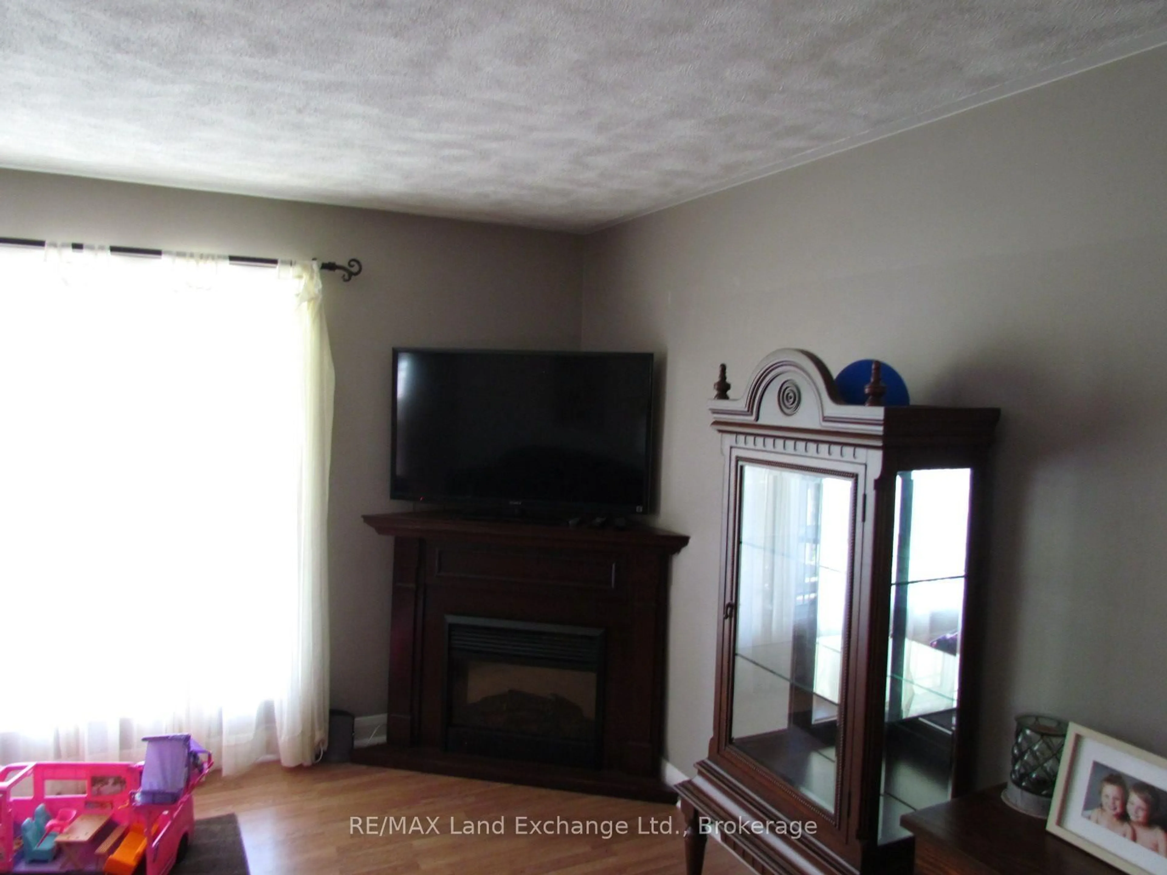 A pic of a room for 115 BROWN'S Lane, Brockton Ontario N0G 2V0