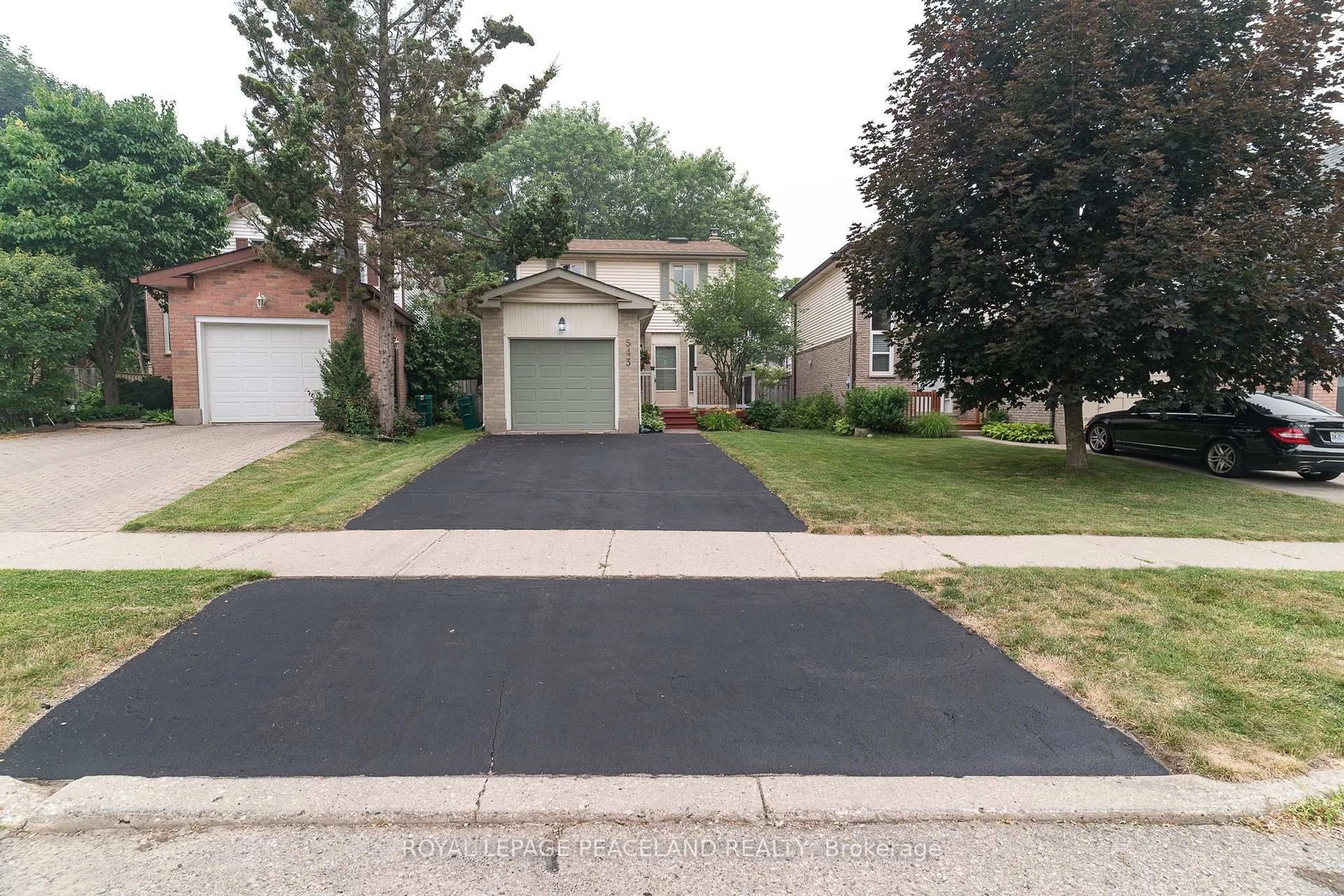 Home with vinyl exterior material, street for 543 Drummerhill Cres, Waterloo Ontario N2T 1G3