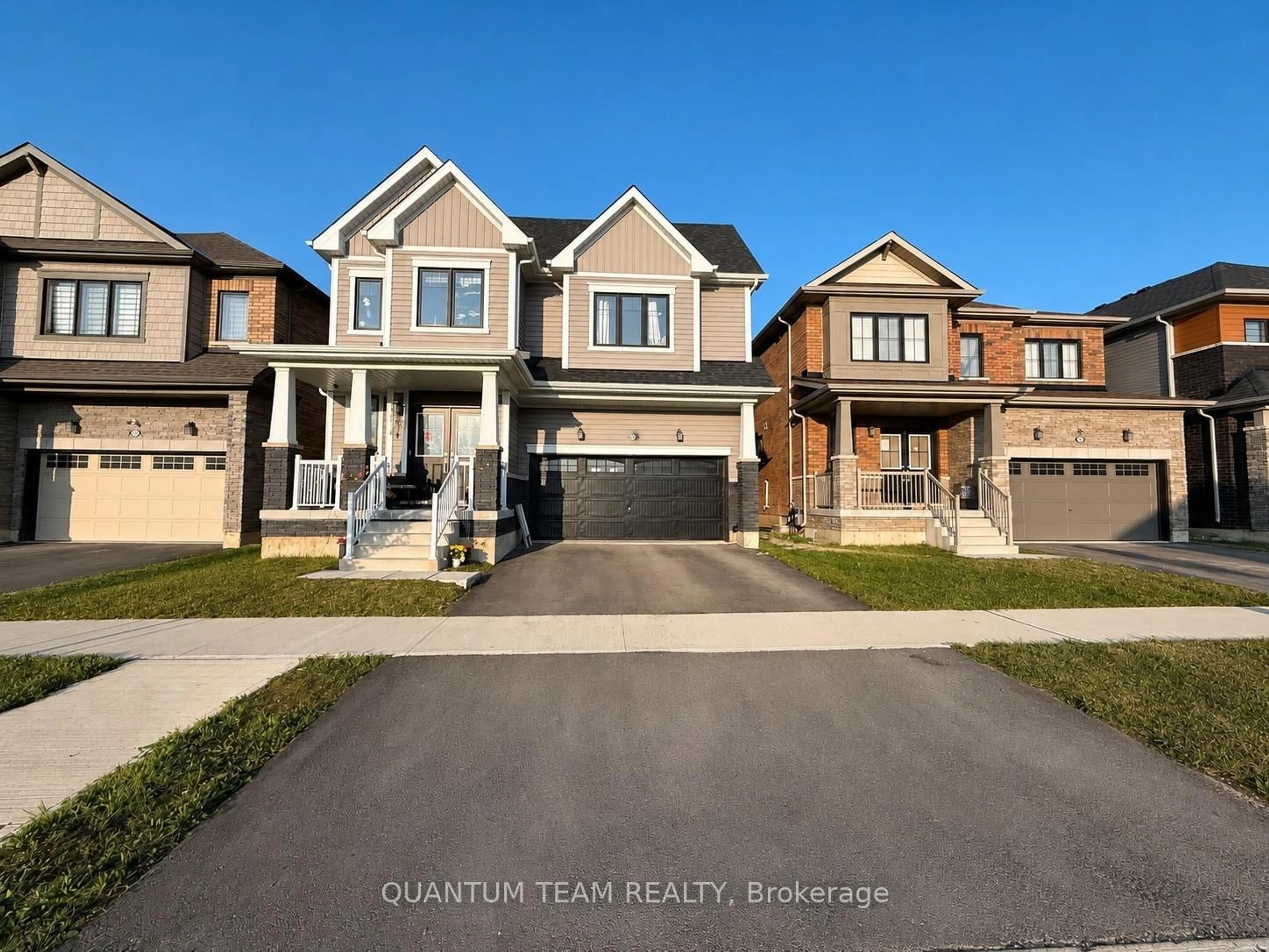 A pic from outside/outdoor area/front of a property/back of a property/a pic from drone, street for 60 Lavender Rd, Thorold Ontario L0S 1K0