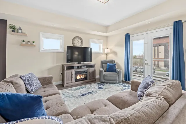 39 Kay Cres #20, Guelph 3