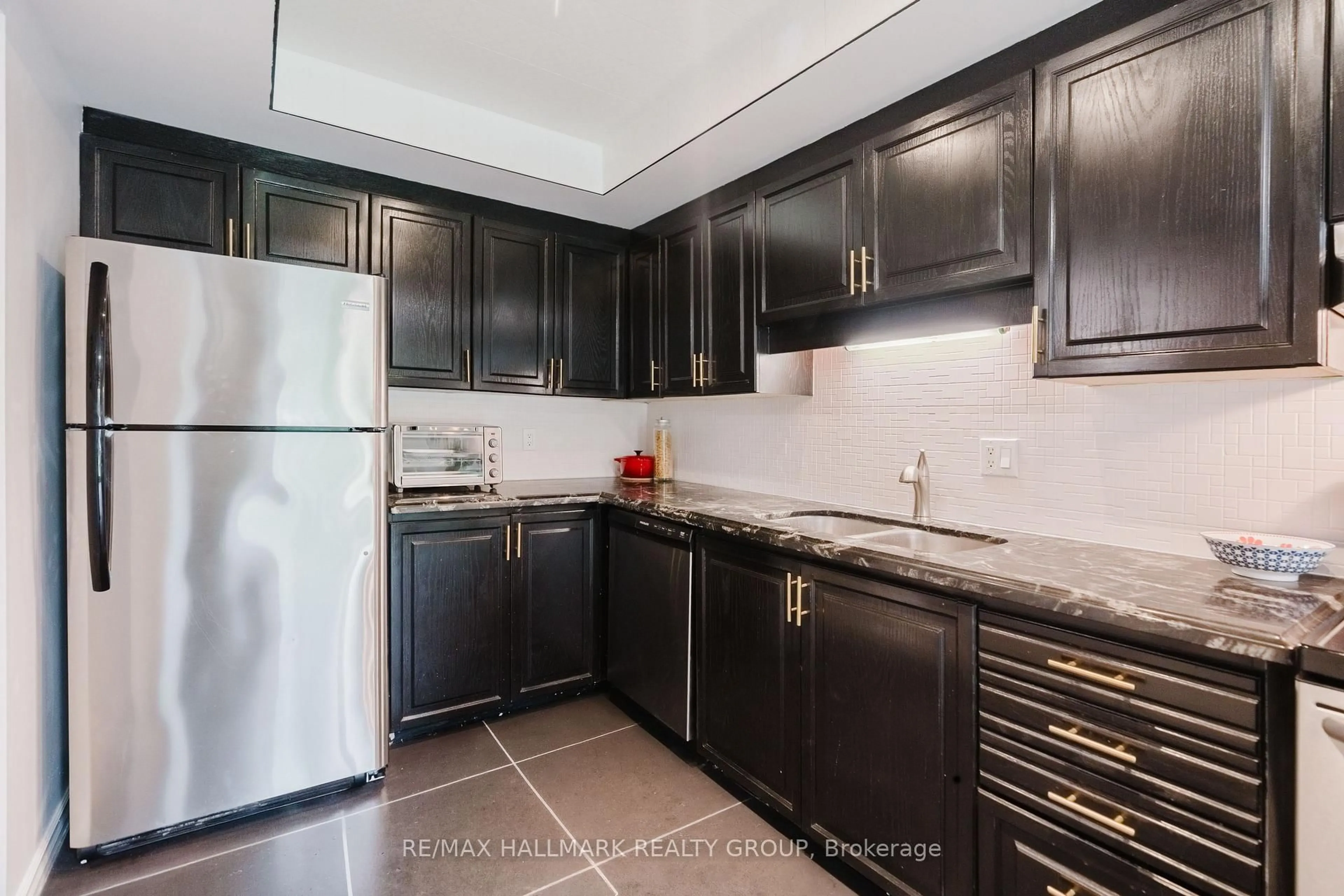 Standard kitchen, ceramic/tile floor for 228 Harriot Private #6, Ottawa Ontario K1T 3C8