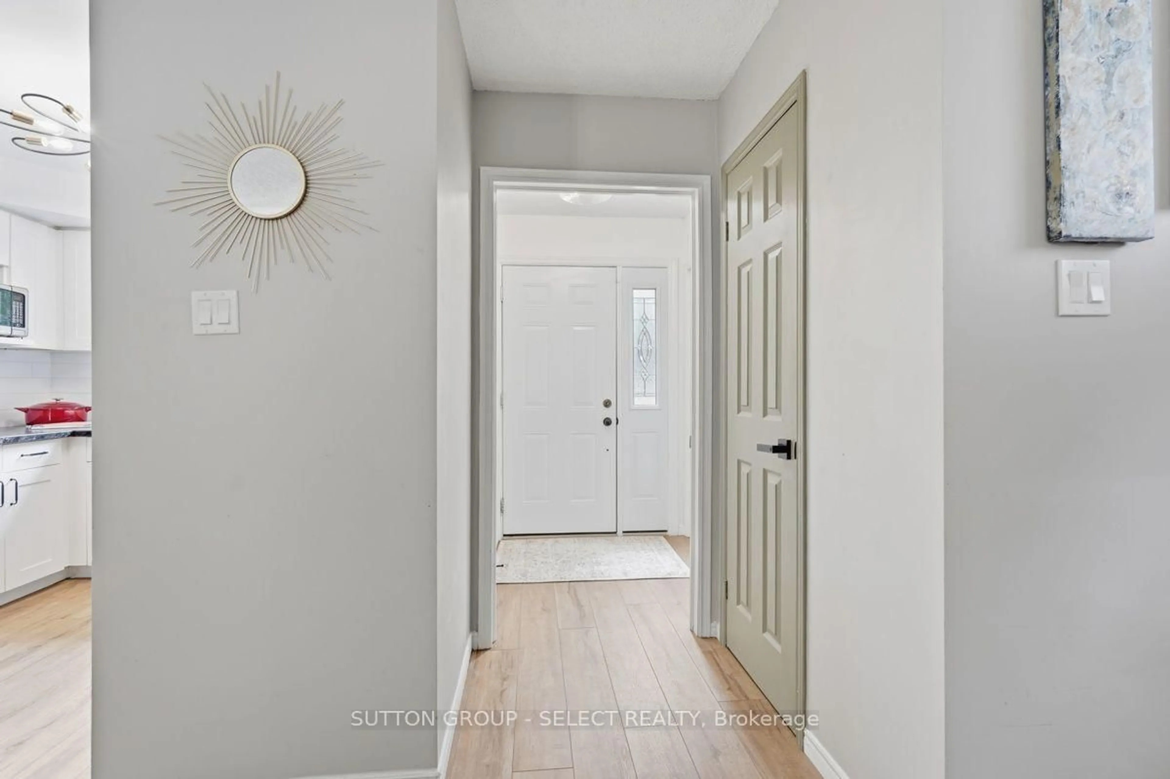 Indoor entryway for 46 Cliftonvale Ave, London South Ontario N6J 1J8