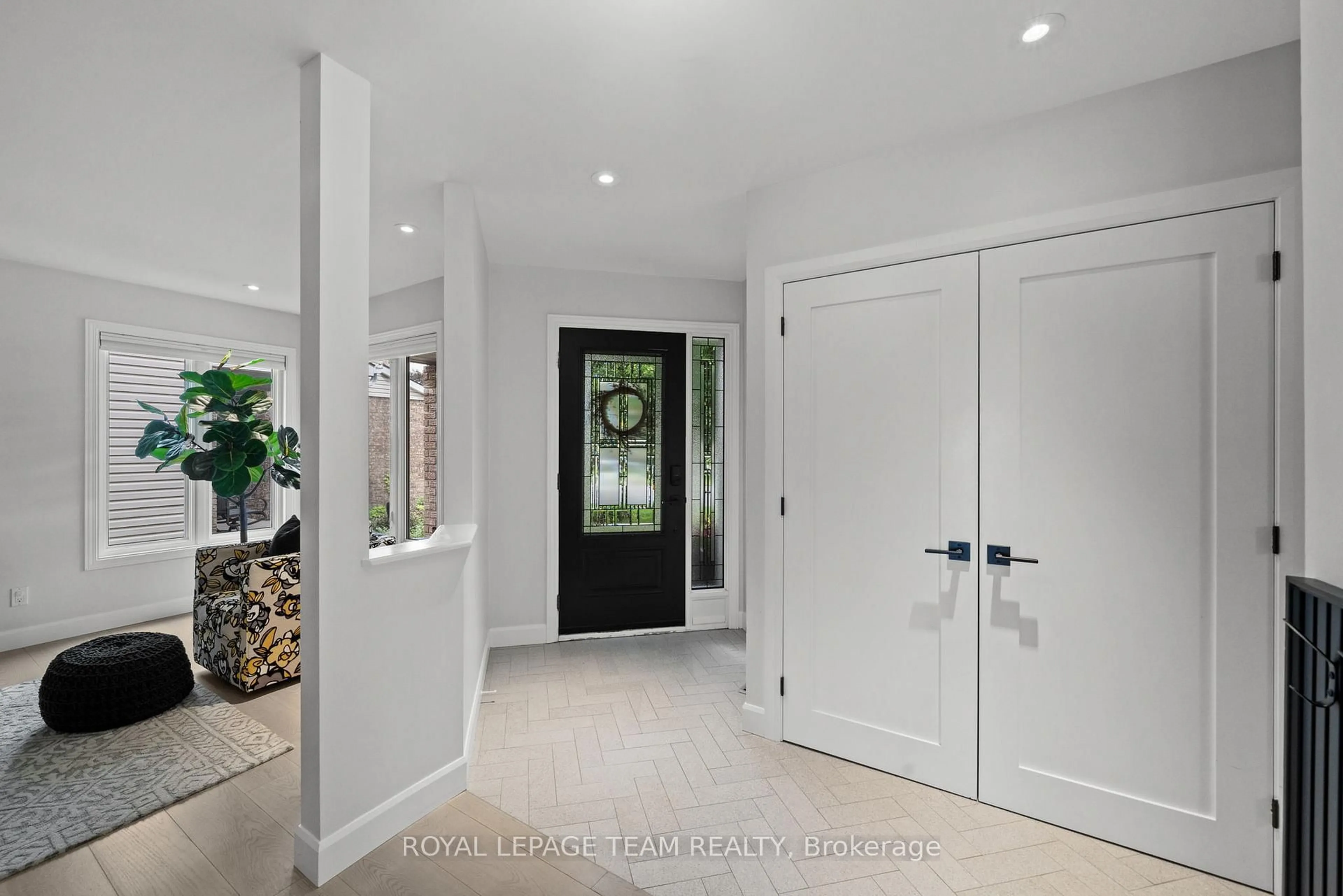 Indoor entryway for 38 Merner Ave, Barrhaven Ontario K2J 4A6