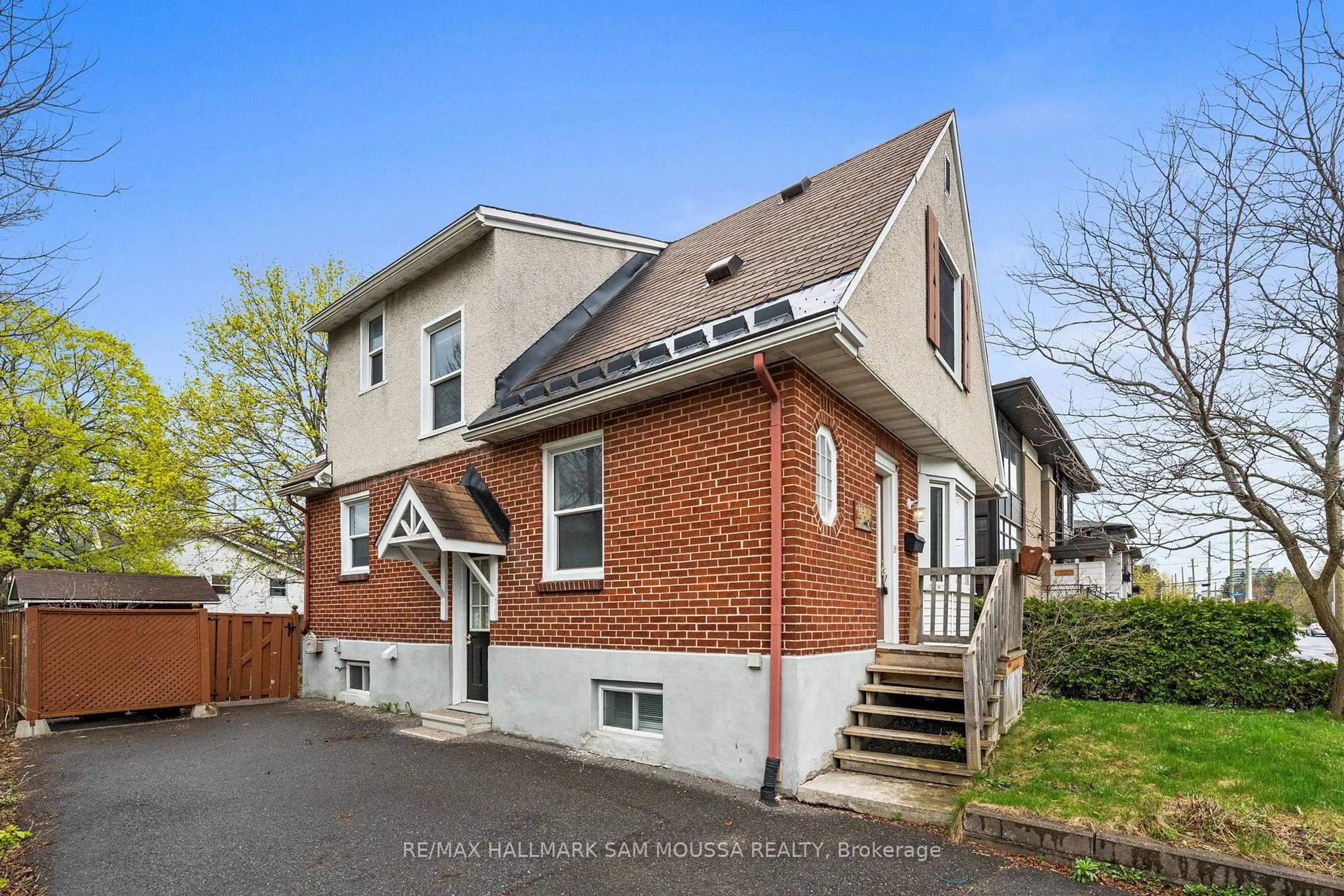 Home with brick exterior material, street for 378 Byron Ave, Ottawa Ontario K1Z 6Z2