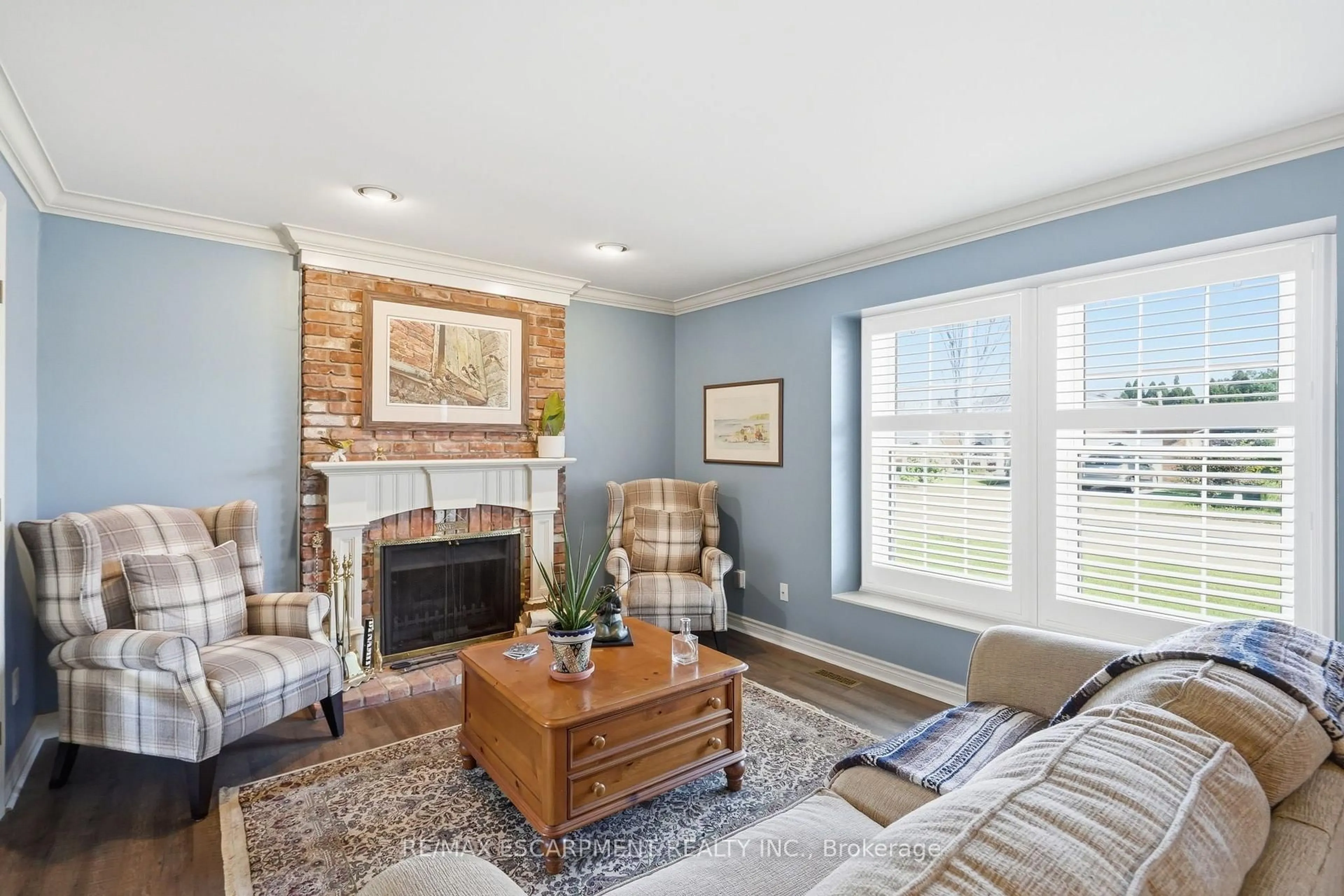 Living room with furniture, unknown for 12 Huntington Lane, St. Catharines Ontario L2S 3J5