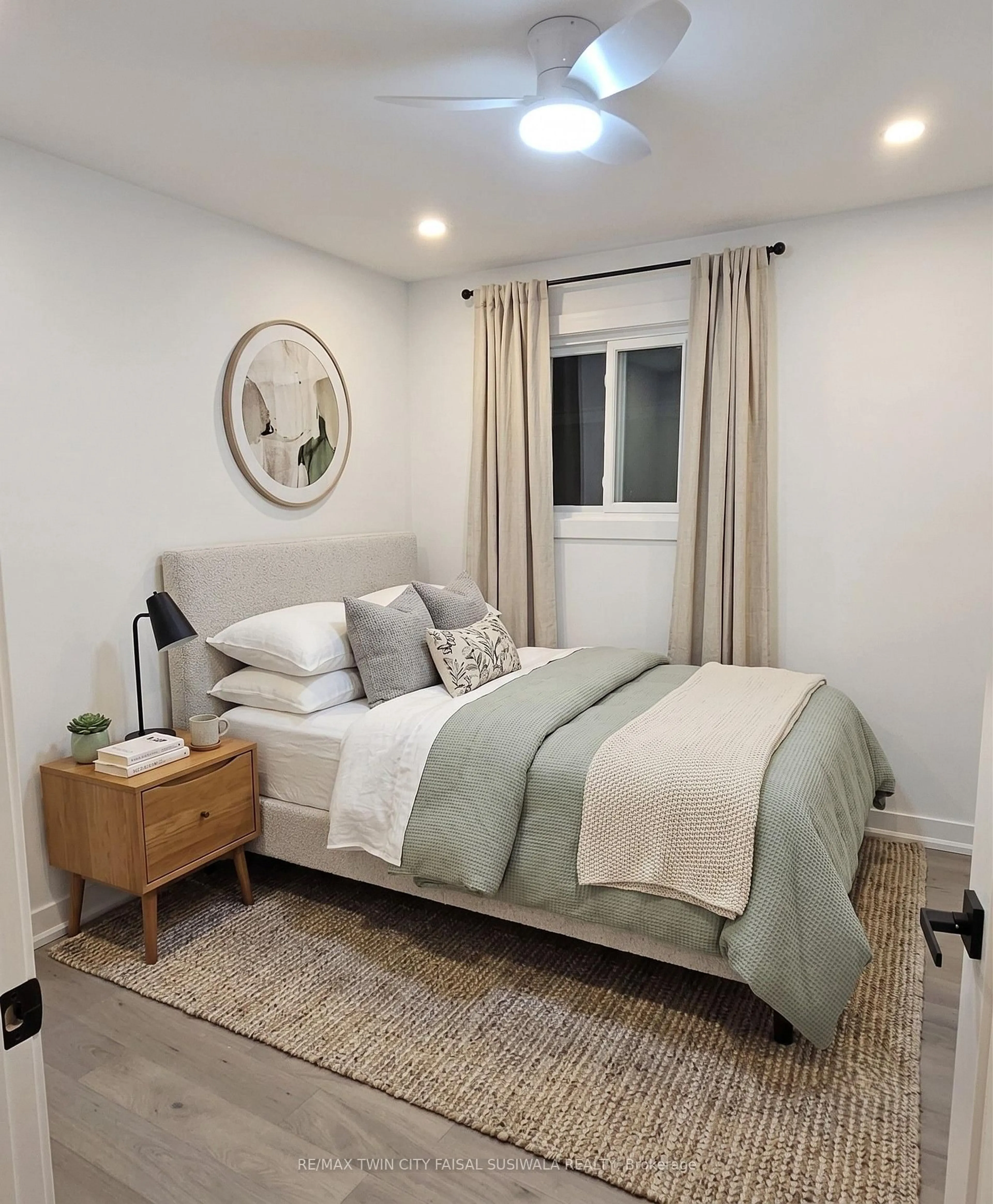 Bedroom with bed, unknown for 87 Scott Rd, Cambridge Ontario N3C 2X6