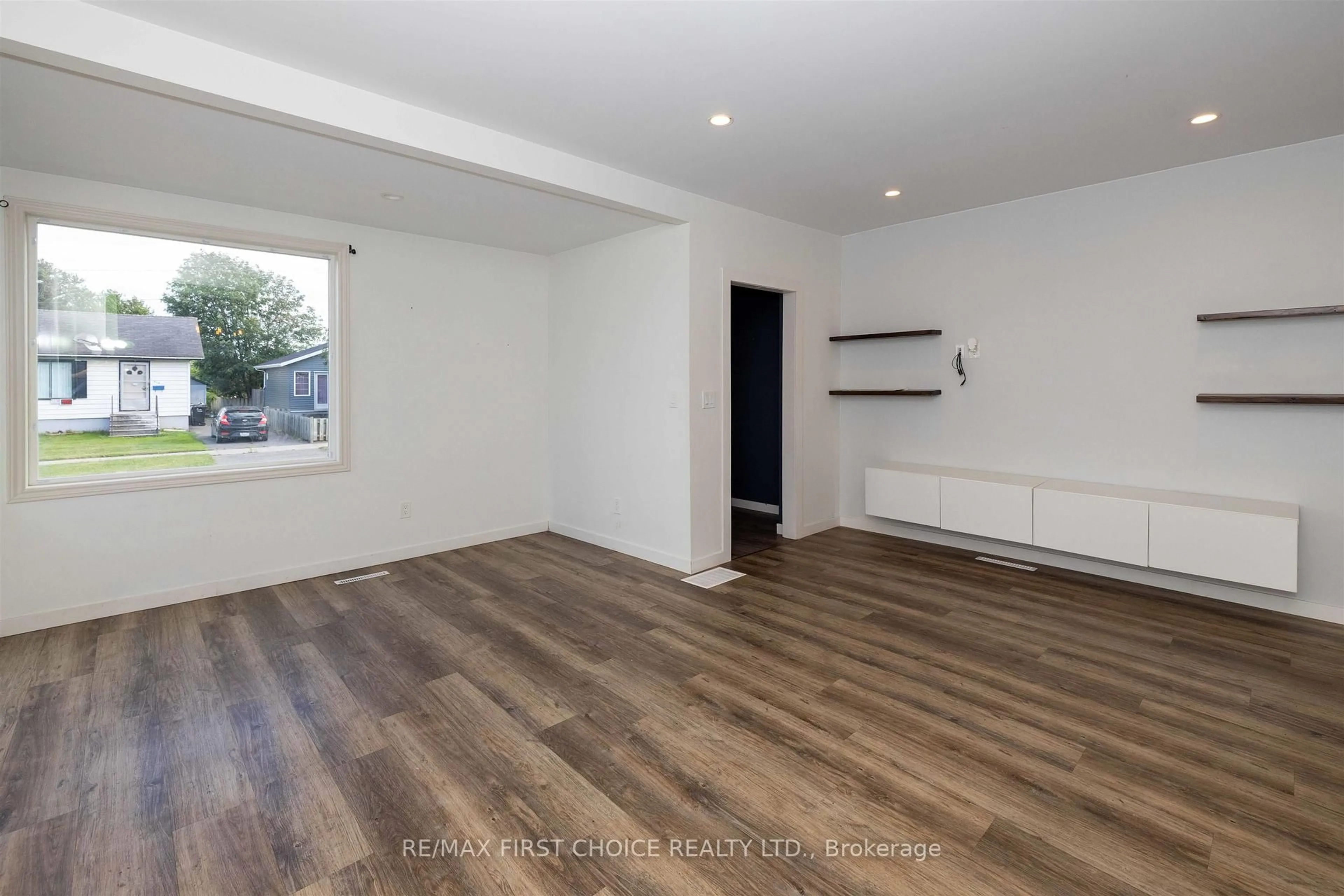 A pic of a room for 513 Christina St, Thunder Bay Ontario P7E 4P4