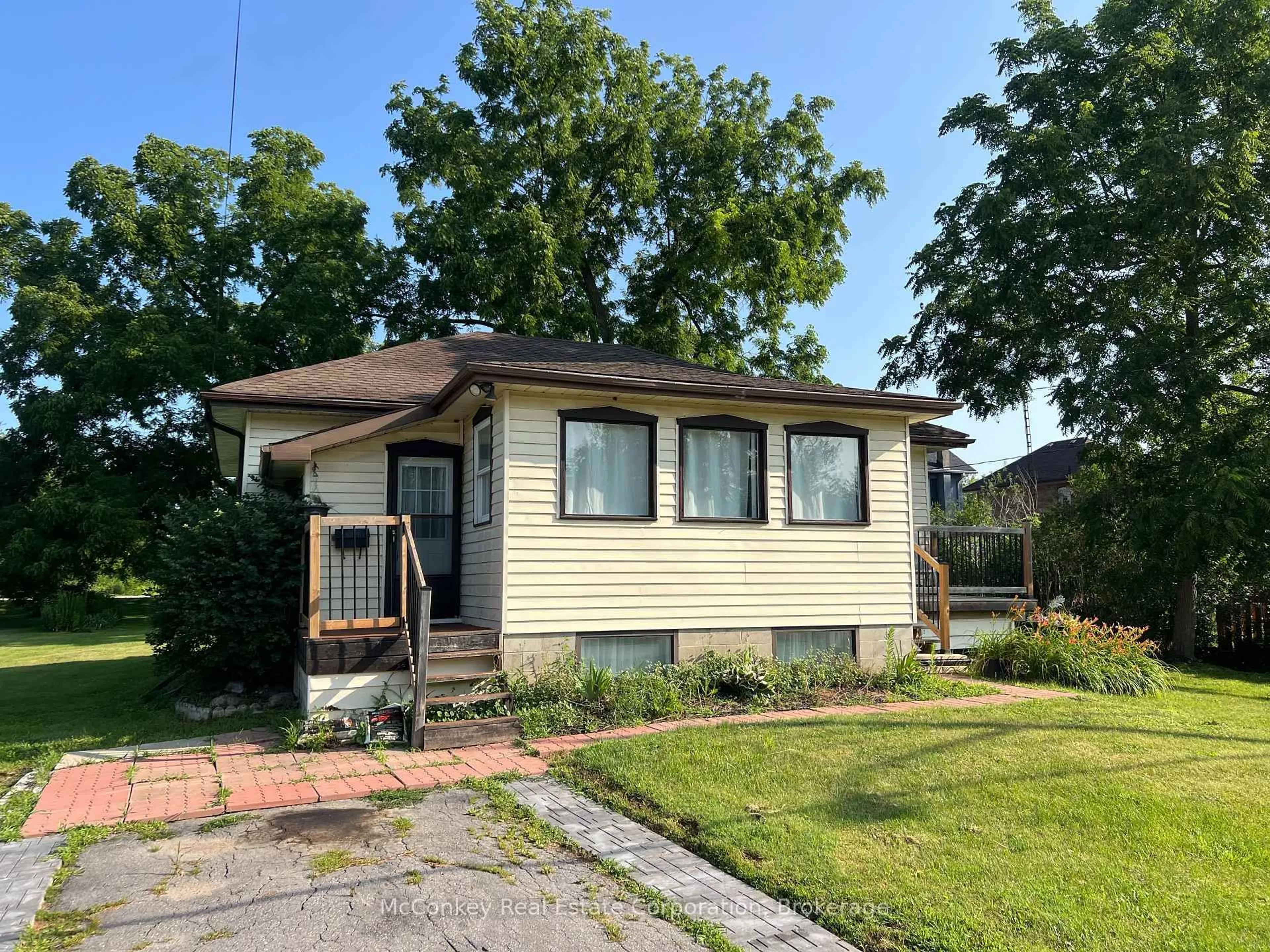 Home with vinyl exterior material, street for 24 KING St, Kawartha Lakes Ontario K0L 2W0
