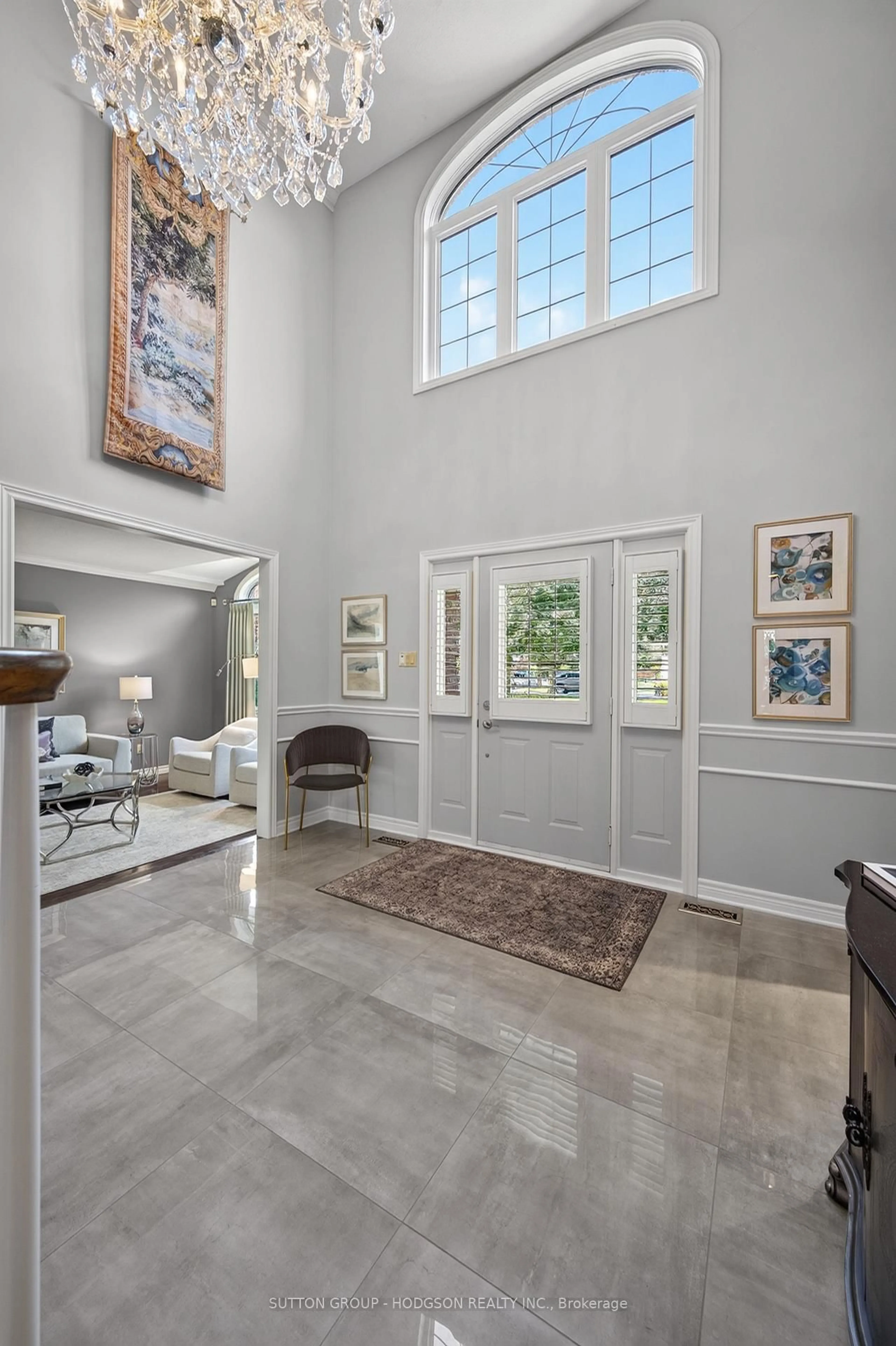 Indoor entryway for 103 Carriage Hill Dr, London North Ontario N5X 3W7