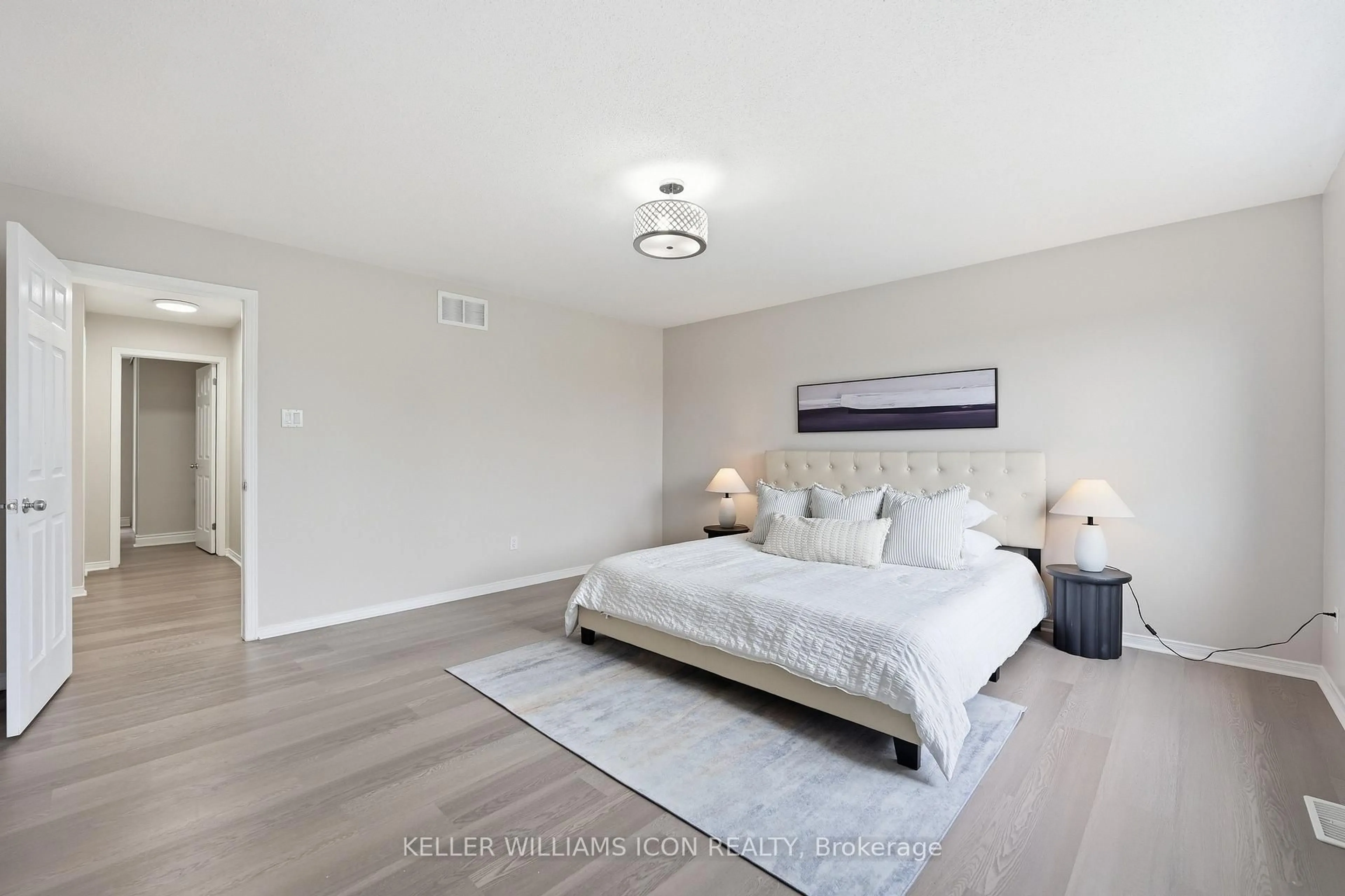 A pic of a room for 137 Harbour View St, Ottawa Ontario K2G 6Z8