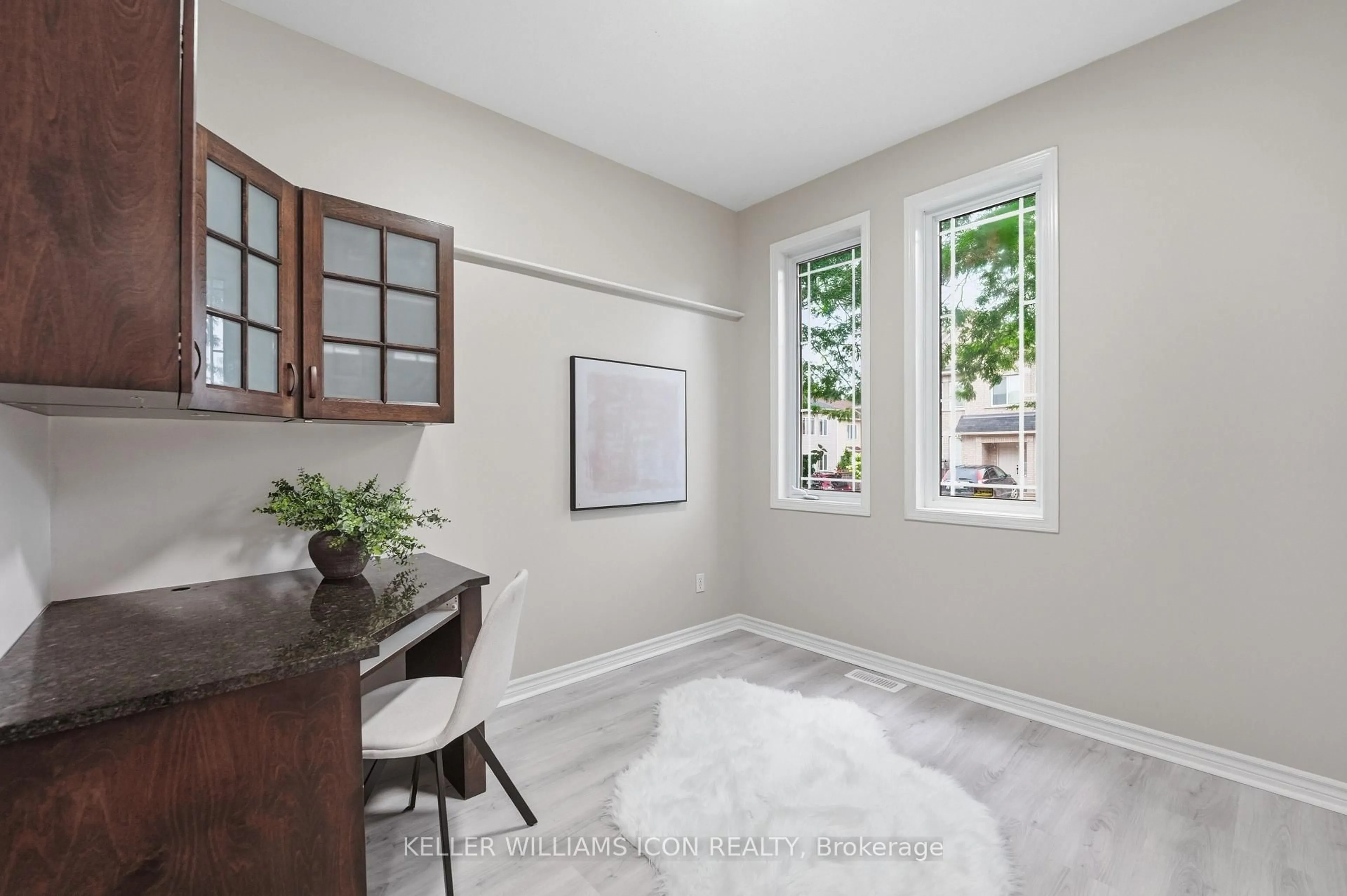 A pic of a room for 137 Harbour View St, Ottawa Ontario K2G 6Z8