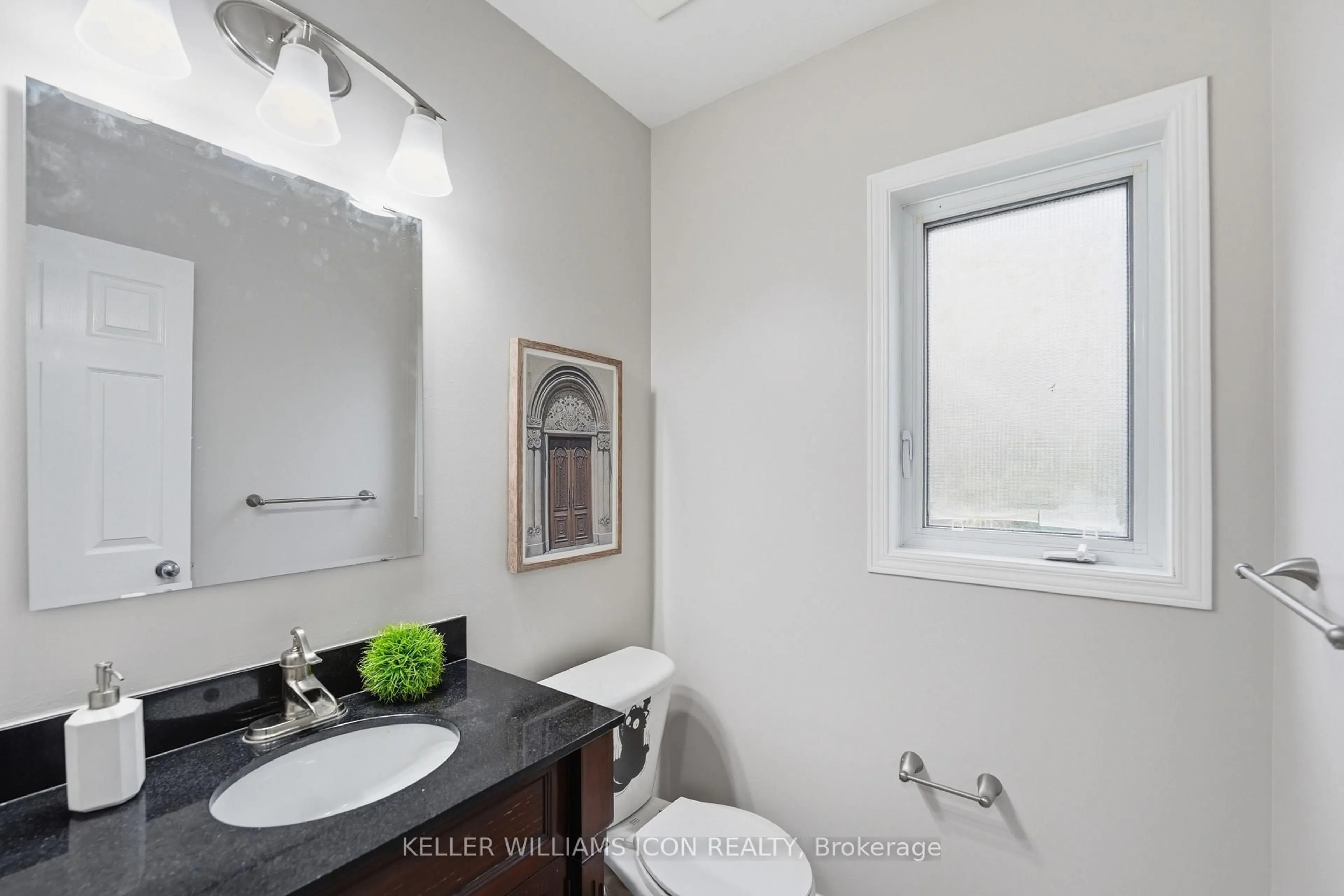 Contemporary bathroom, ceramic/tile floor for 137 Harbour View St, Ottawa Ontario K2G 6Z8