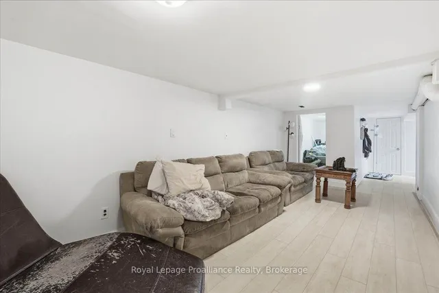 16 Graham St, Belleville 3