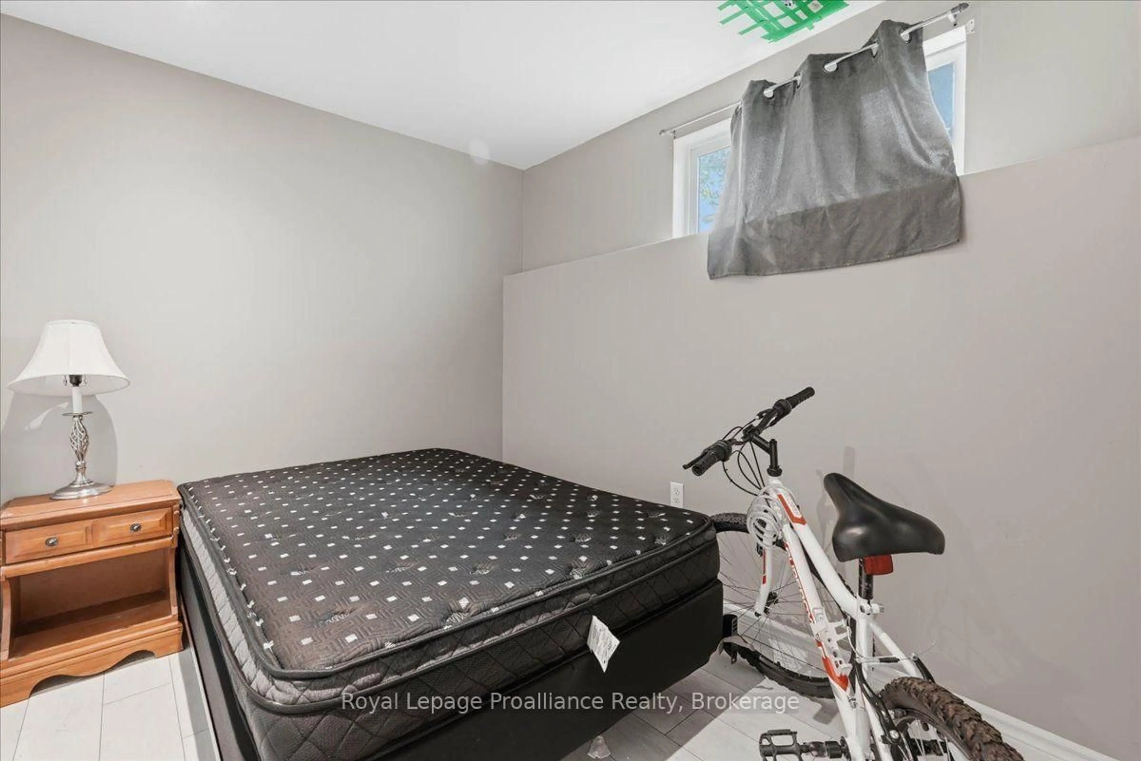 A pic of a room for 16 Graham St, Belleville Ontario K8P 1P3
