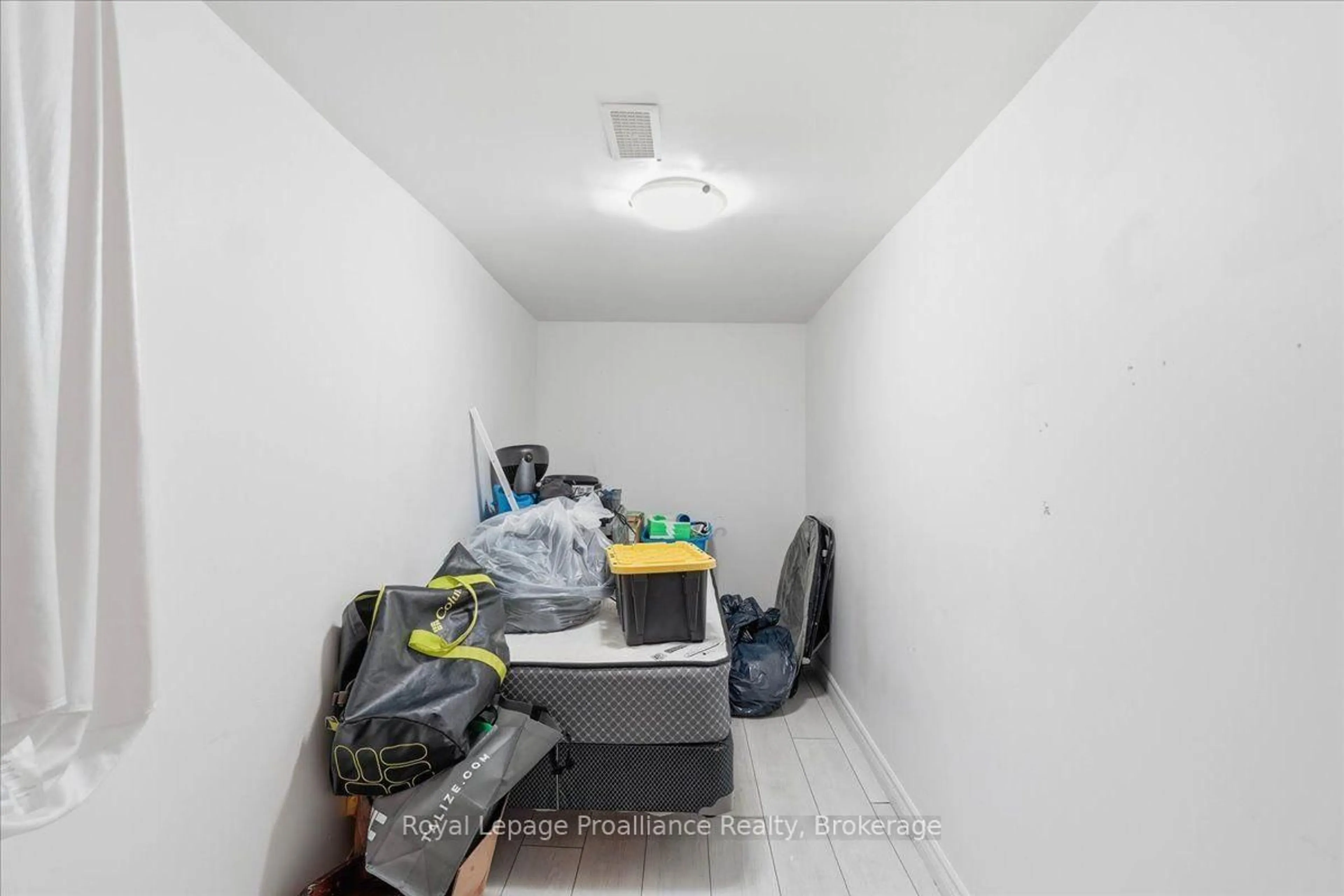 A pic of a room for 16 Graham St, Belleville Ontario K8P 1P3