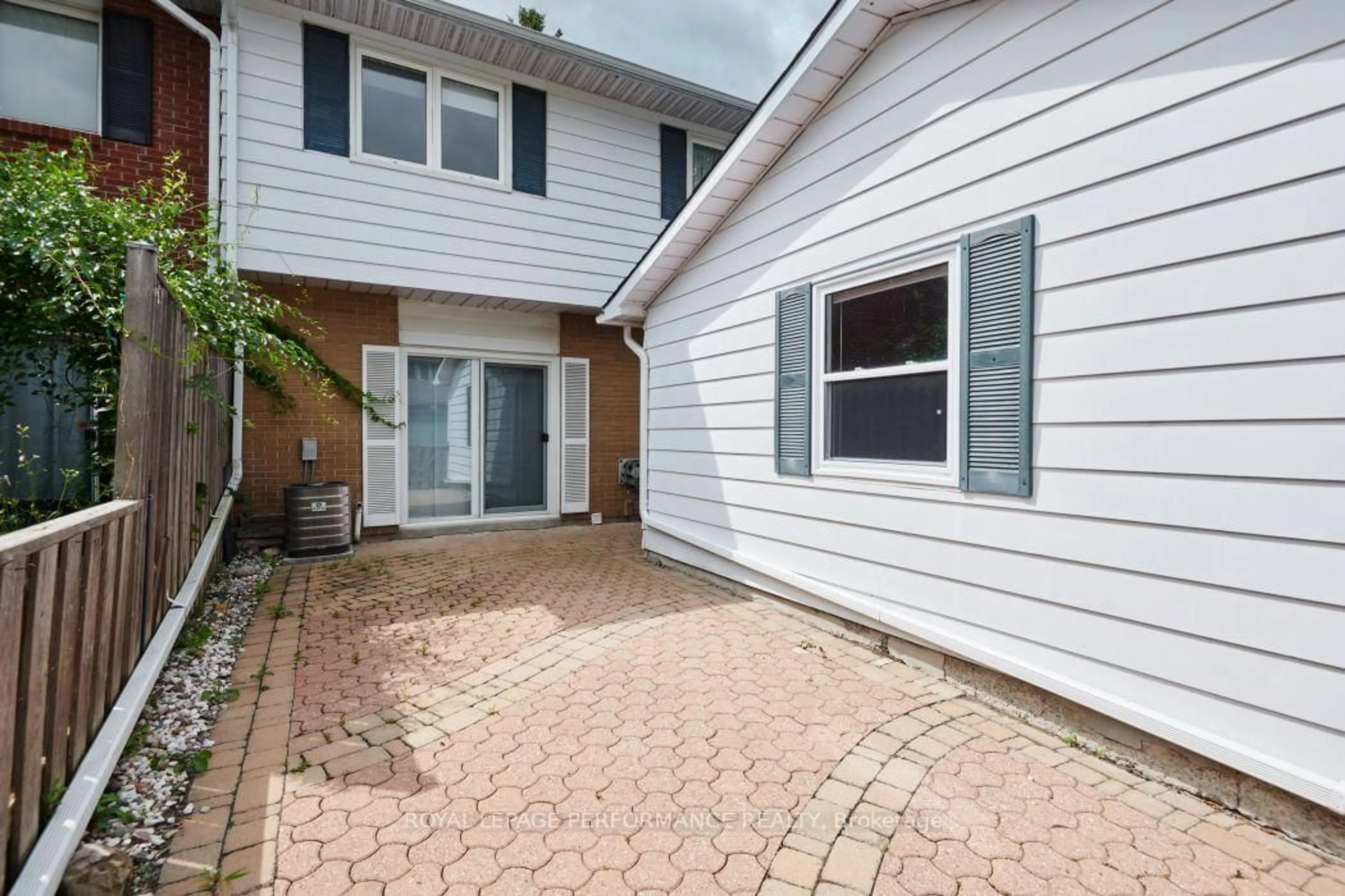 Patio, street for 67 Ramsgate Private, Ottawa Ontario K1V 8M4