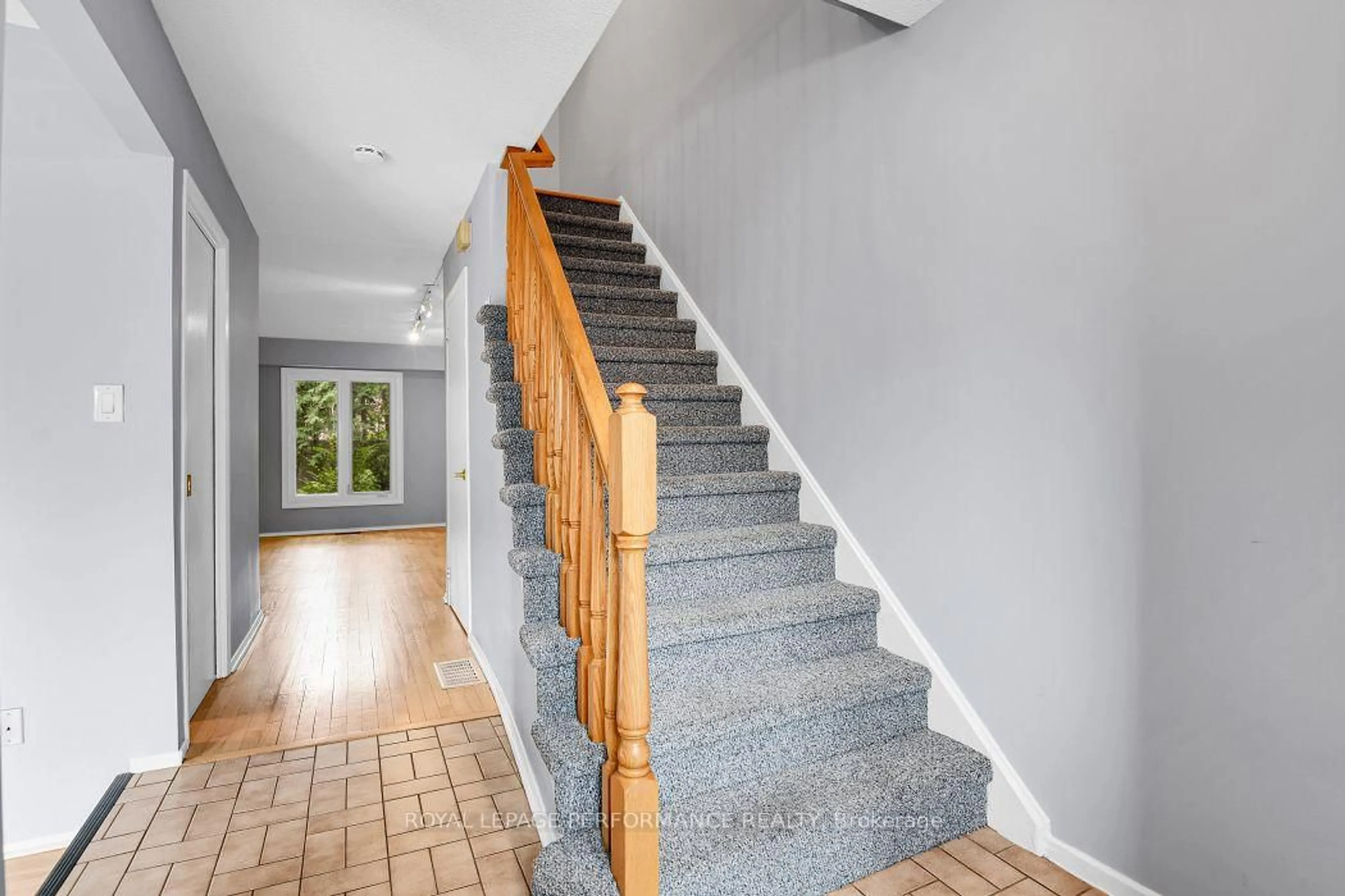 Stairs for 67 Ramsgate Private, Ottawa Ontario K1V 8M4