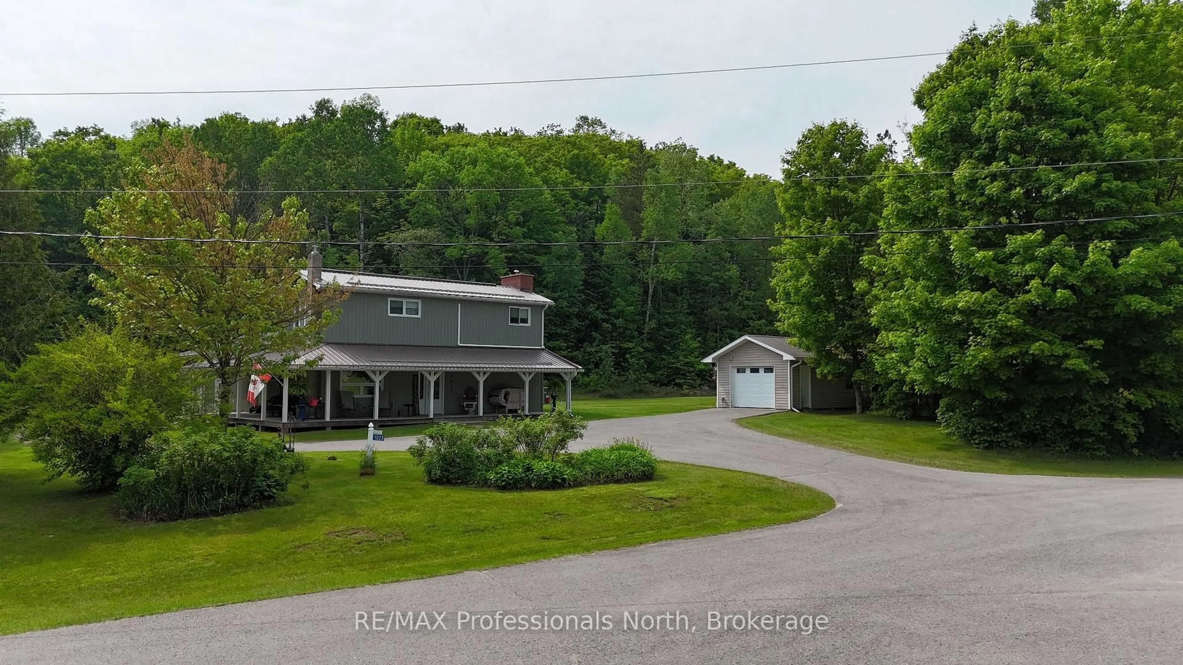 A pic from outside/outdoor area/front of a property/back of a property/a pic from drone, unknown for 1023 Chester Cres, Dysart et al Ontario K0L 1X0