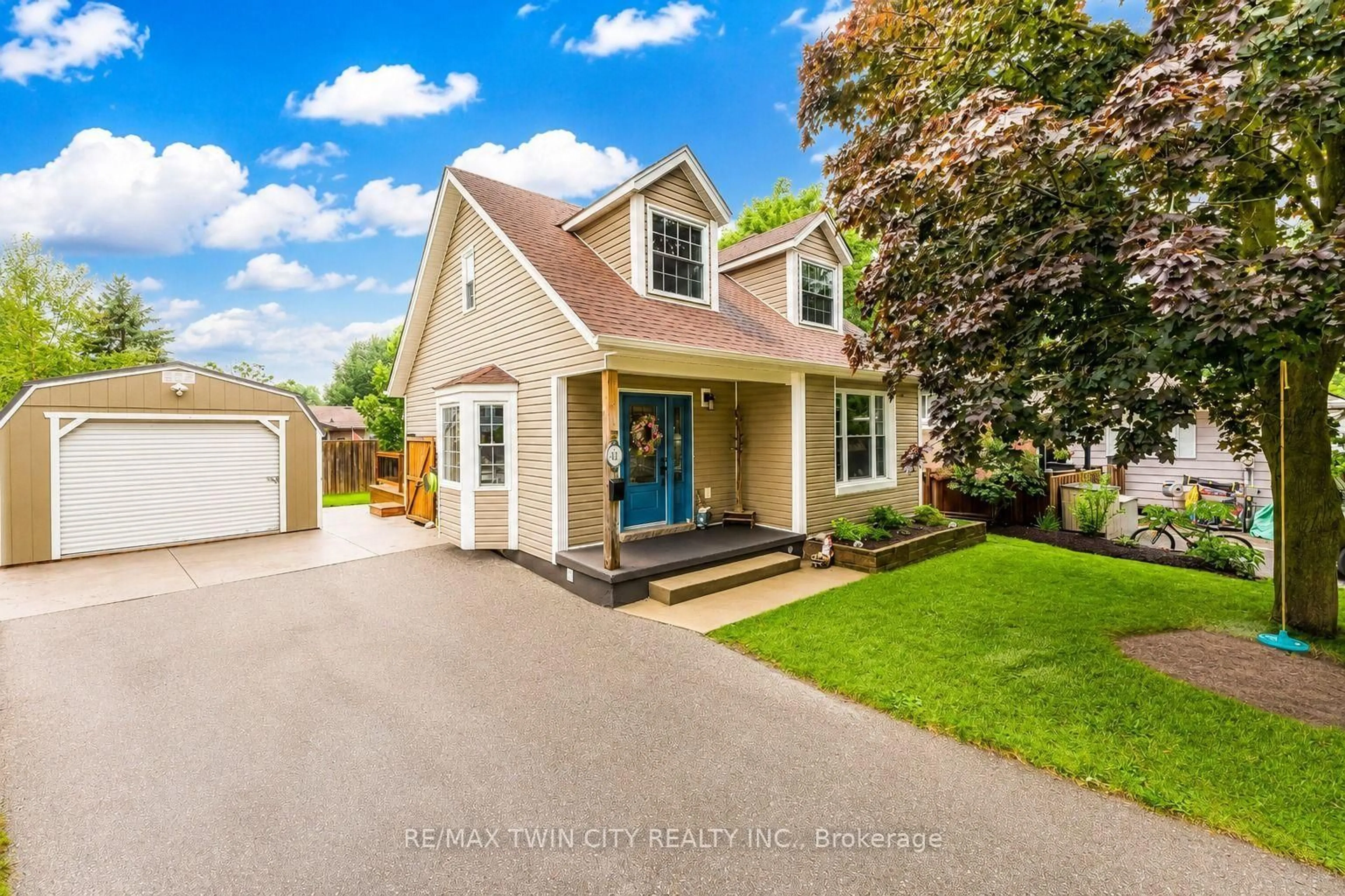 Home with vinyl exterior material, street for 11 Nipigon Pl, Kitchener Ontario N2B 3N5