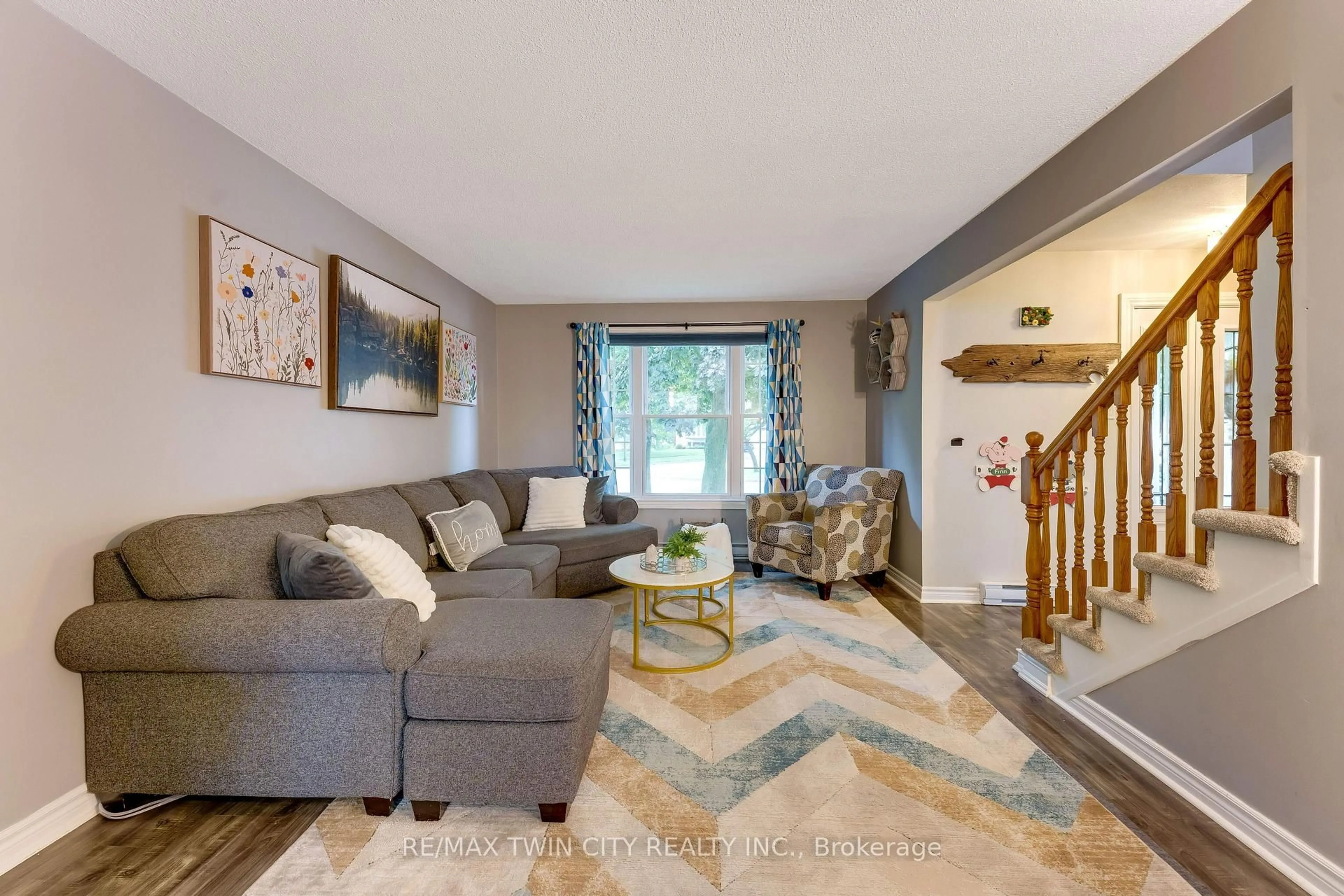 Living room with furniture, unknown for 11 Nipigon Pl, Kitchener Ontario N2B 3N5