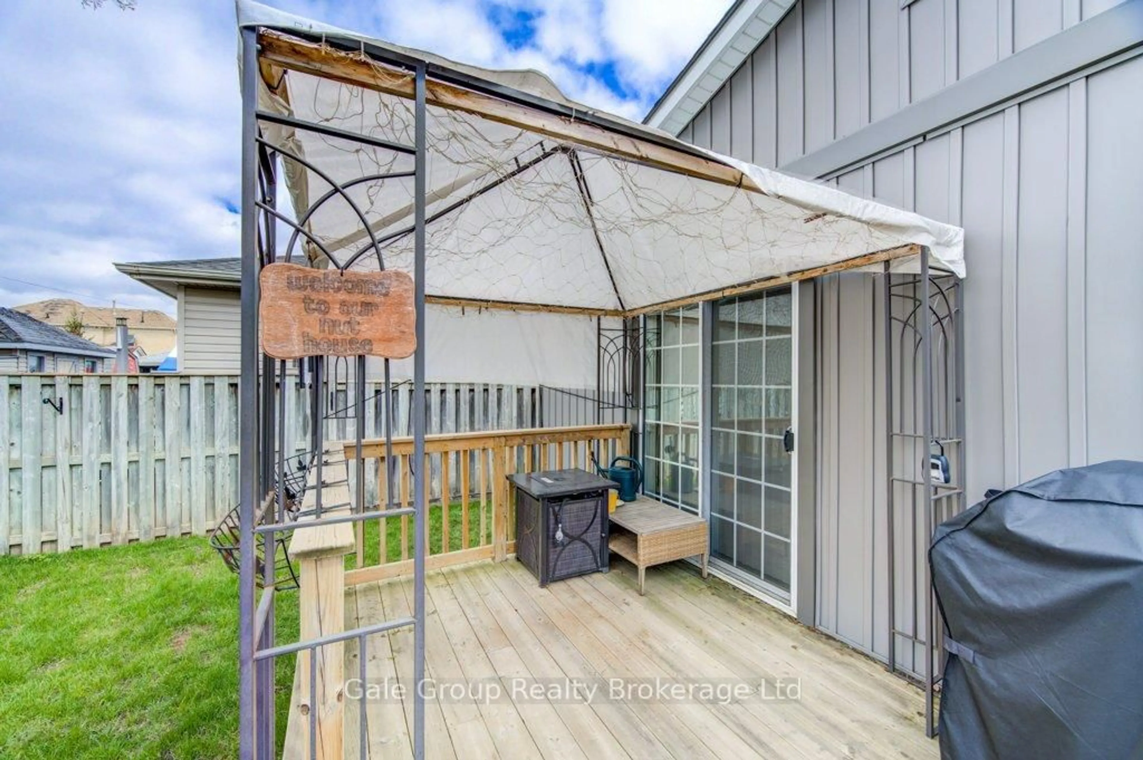 Patio, street for 20 Teeple St, Woodstock Ontario N4S 3Y7