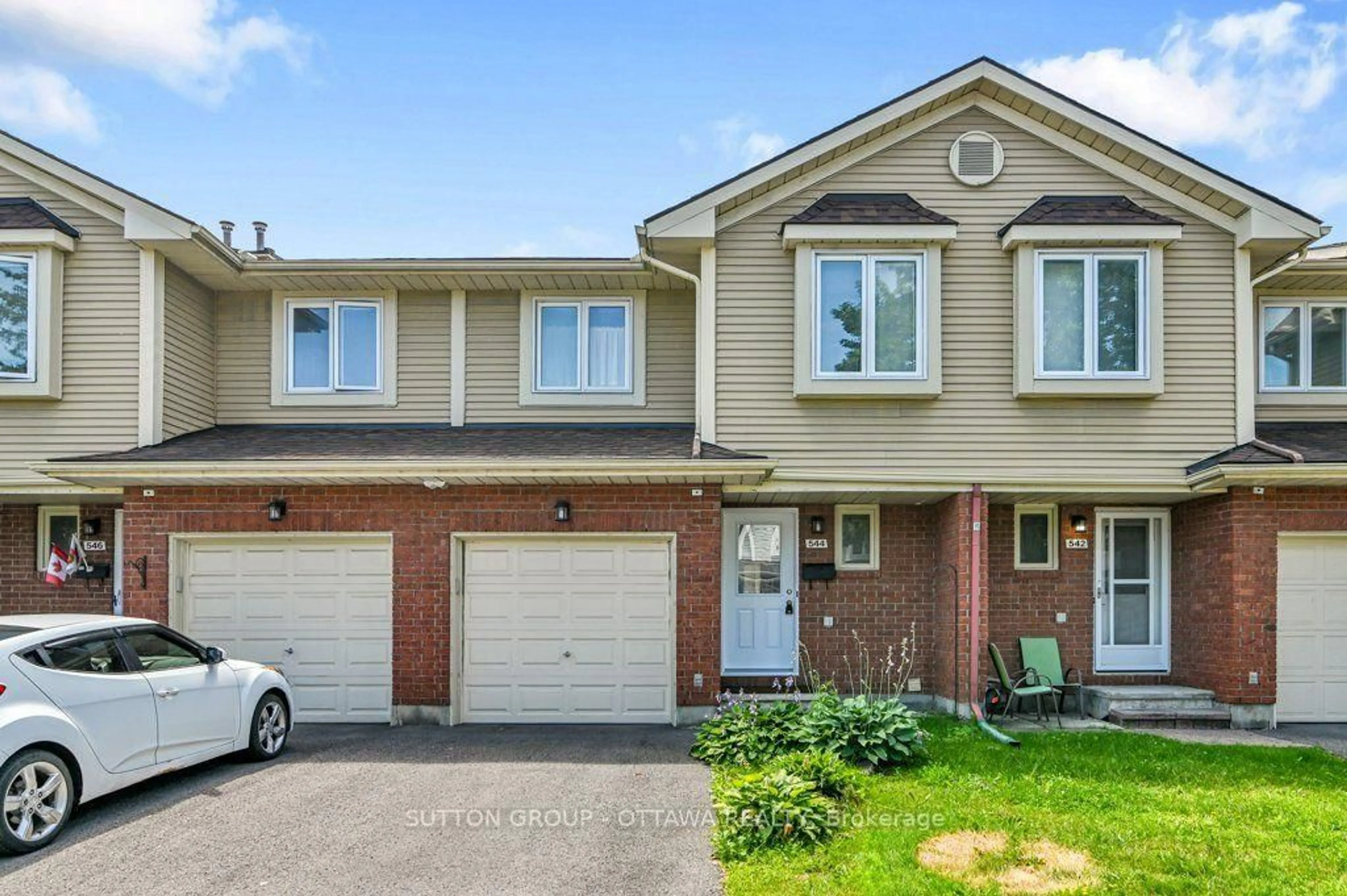 Home with brick exterior material, street for 544 Parasol Crt, Ottawa Ontario K4A 2X1