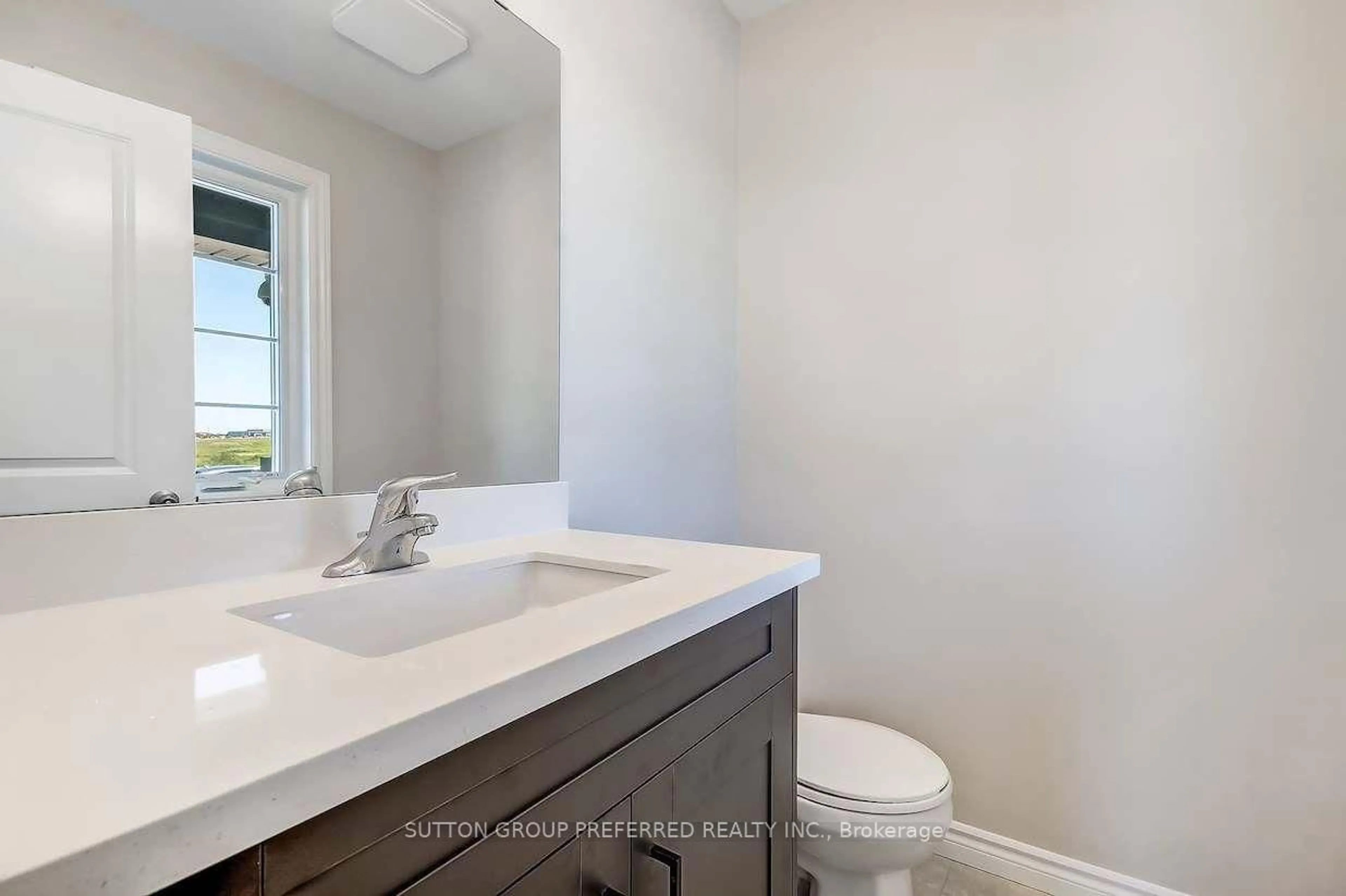 Standard bathroom, ceramic/tile floor for 377 KENNINGTON Way, London South Ontario N6L 0H4