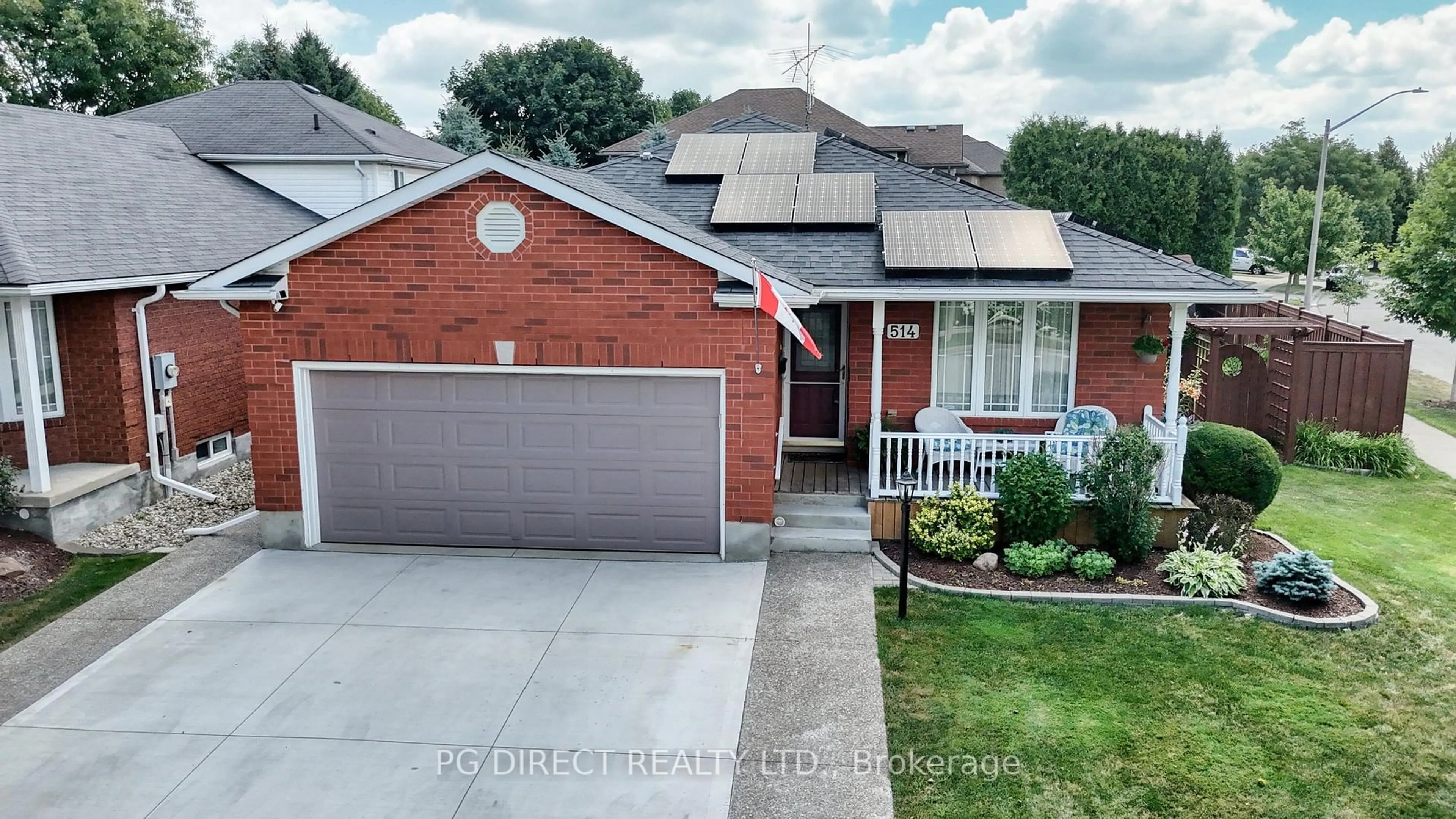 Home with brick exterior material, street for 514 Forestlawn Rd, Waterloo Ontario N2K 3X9
