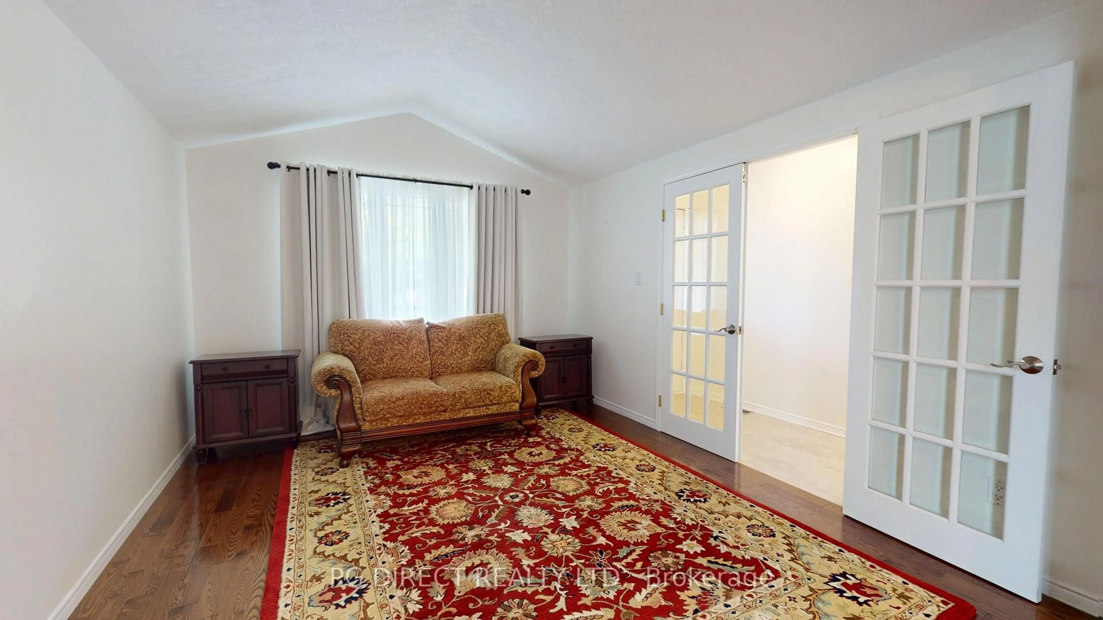 Living room with furniture, unknown for 514 Forestlawn Rd, Waterloo Ontario N2K 3X9