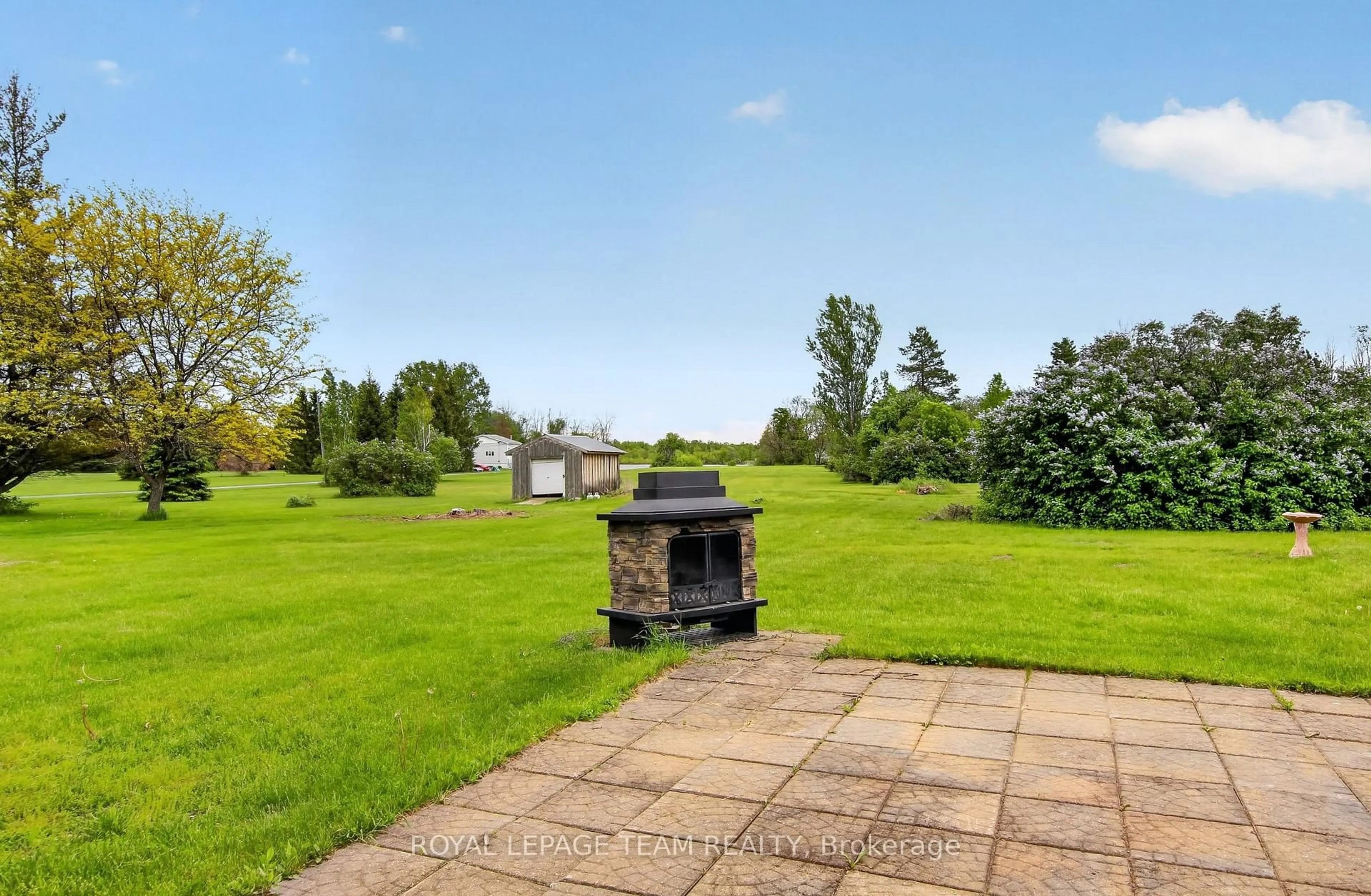 A pic from outside/outdoor area/front of a property/back of a property/a pic from drone, unknown for 434 High St, Carleton Place Ontario K7C 3P1