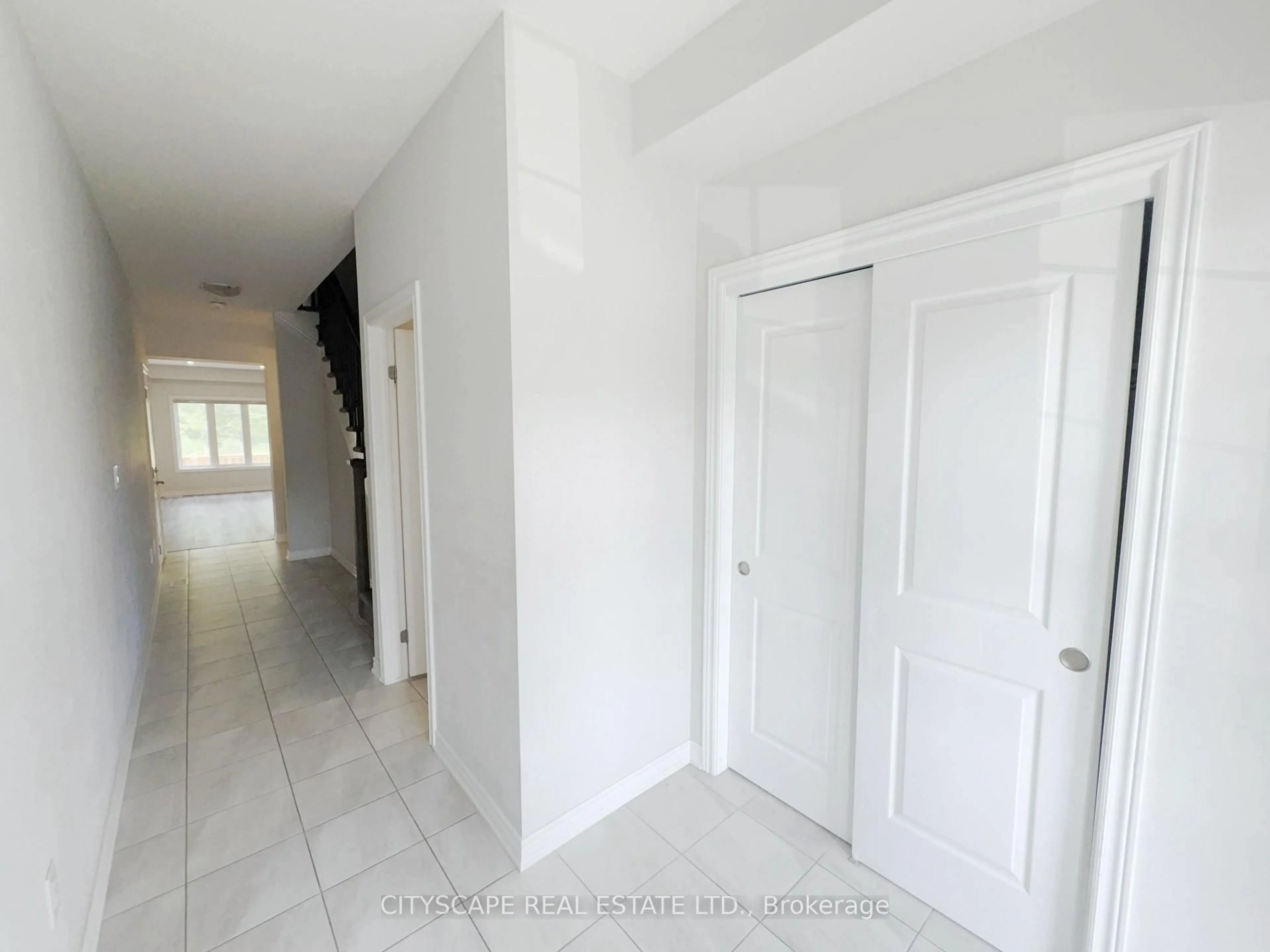 Unknown for 100 Sunflower Pl, Welland Ontario L3C 0H8