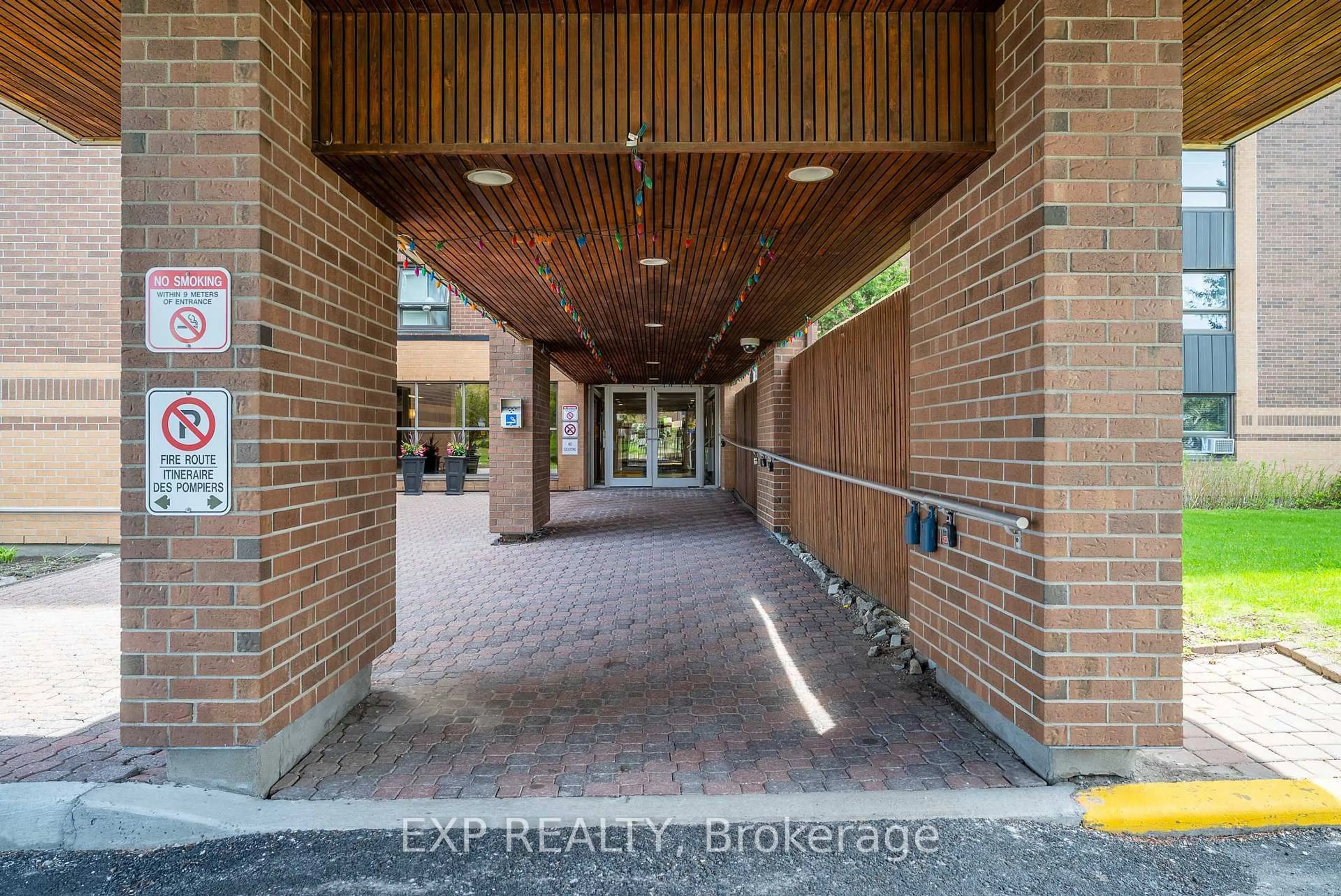 Unknown for 1356 MEADOWLANDS Dr #604, Ottawa Ontario K2E 6K6