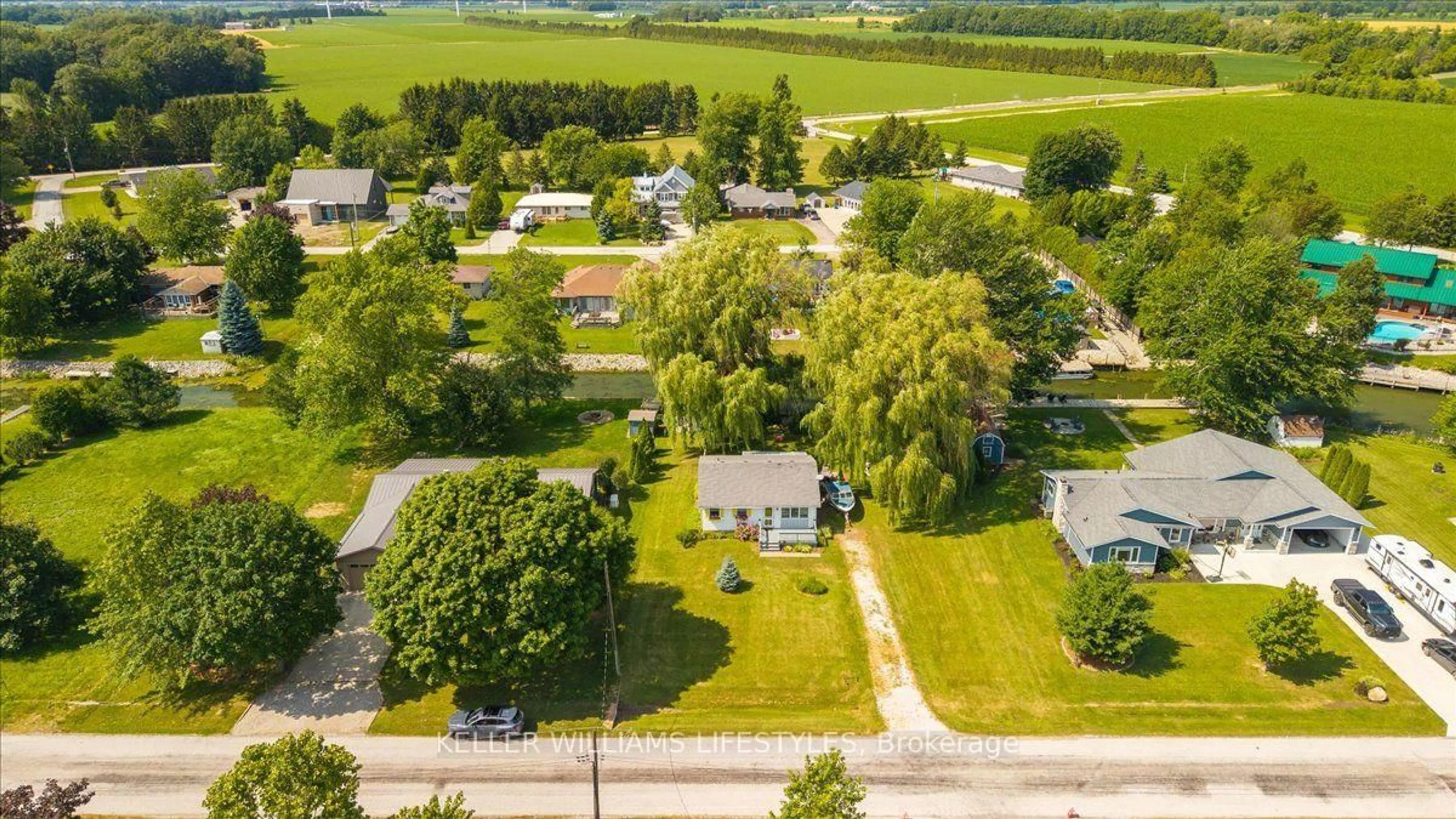 A pic from outside/outdoor area/front of a property/back of a property/a pic from drone, street for 11527 Lagonda Way, Chatham-Kent Ontario N0P 1X0