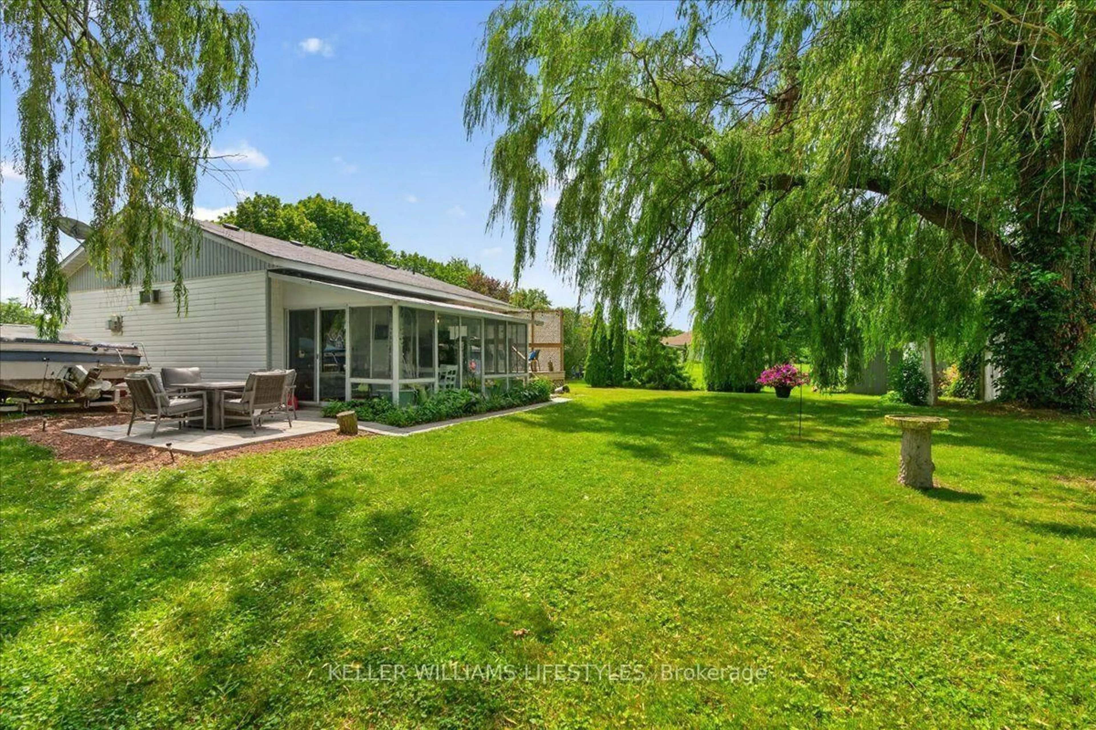 A pic from outside/outdoor area/front of a property/back of a property/a pic from drone, unknown for 11527 Lagonda Way, Chatham-Kent Ontario N0P 1X0