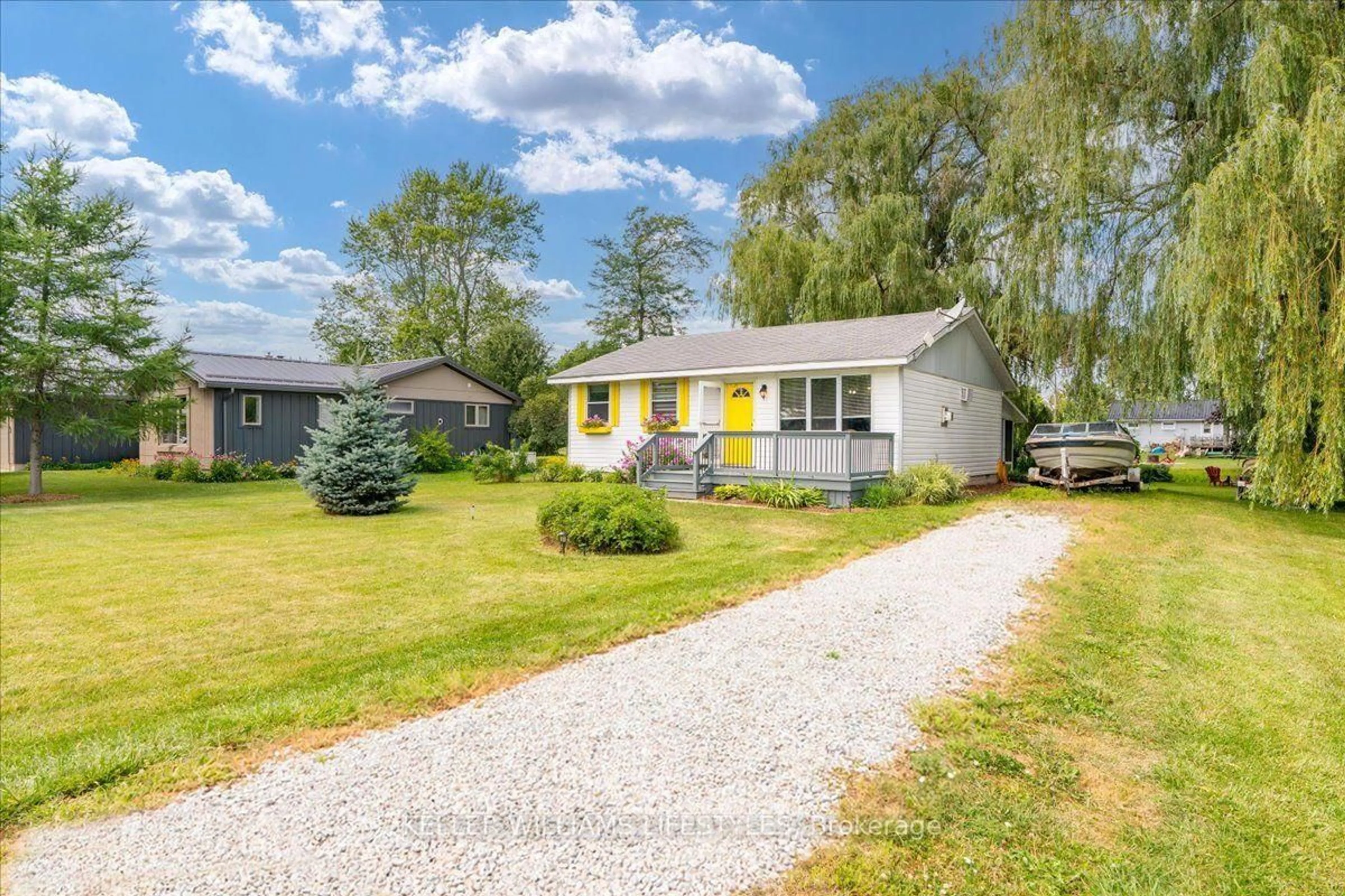 A pic from outside/outdoor area/front of a property/back of a property/a pic from drone, street for 11527 Lagonda Way, Chatham-Kent Ontario N0P 1X0