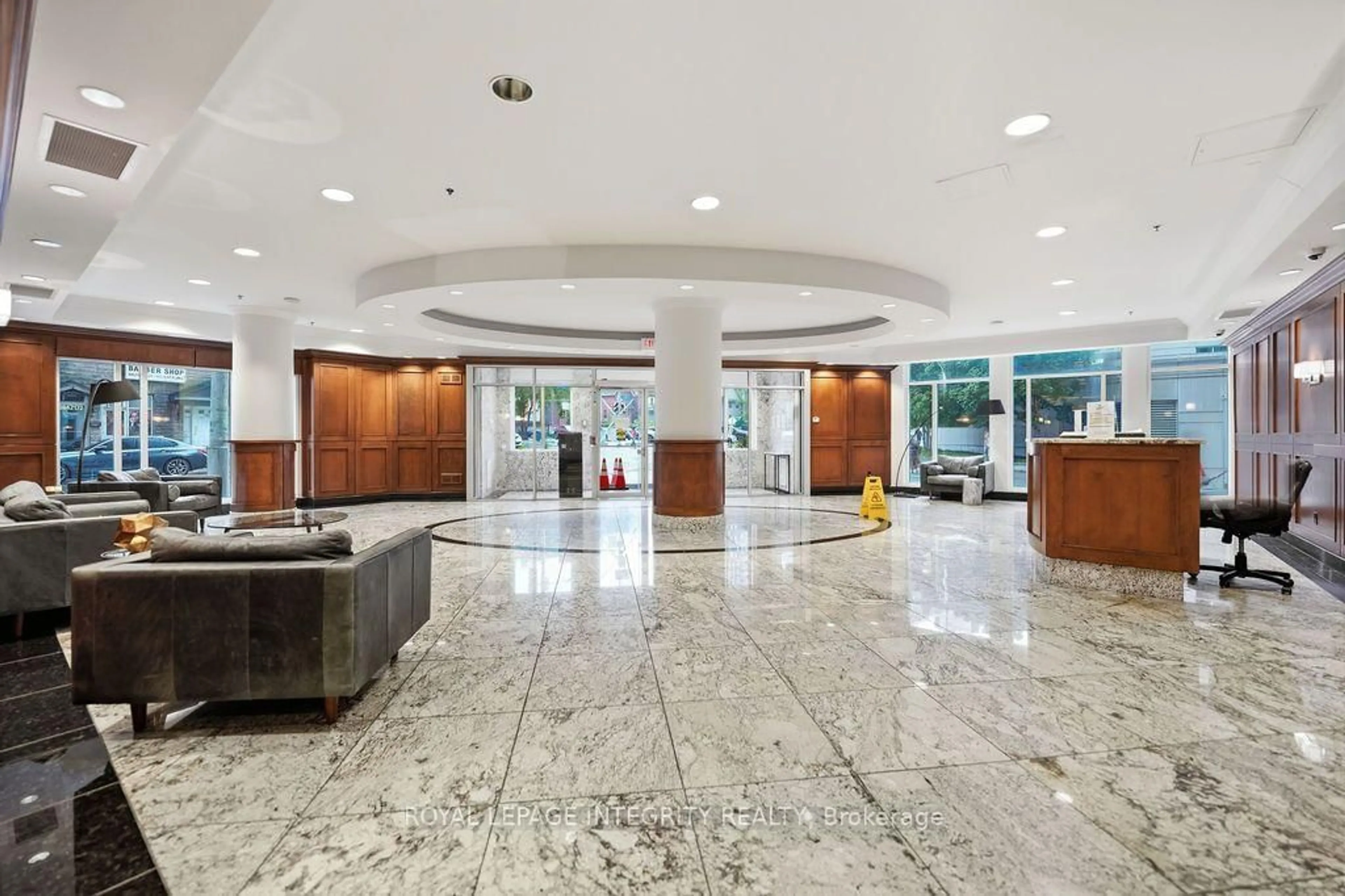 Lobby for 195 BESSERER St #802, Ottawa Ontario K1N 0B6
