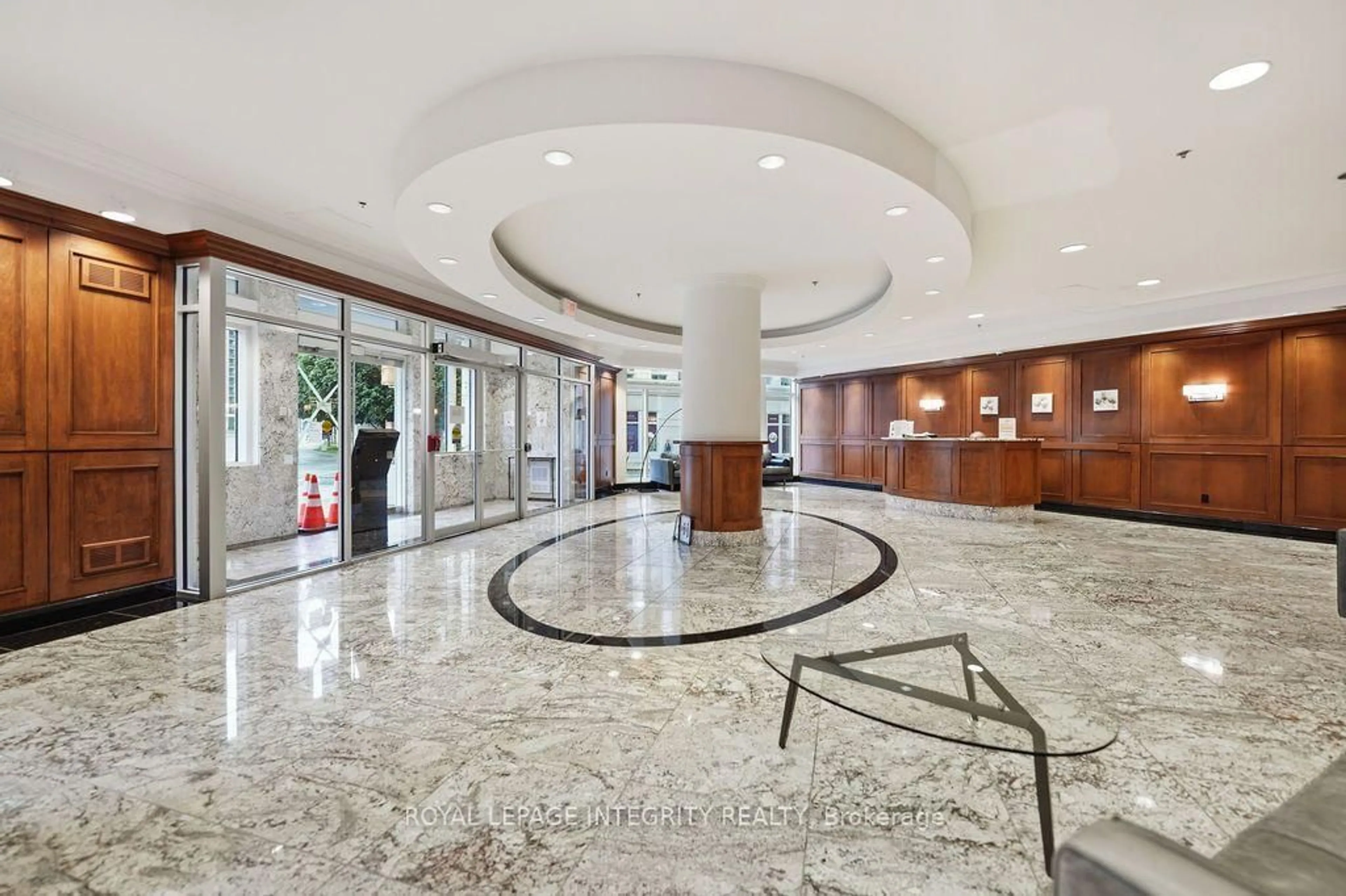 Lobby for 195 BESSERER St #802, Ottawa Ontario K1N 0B6