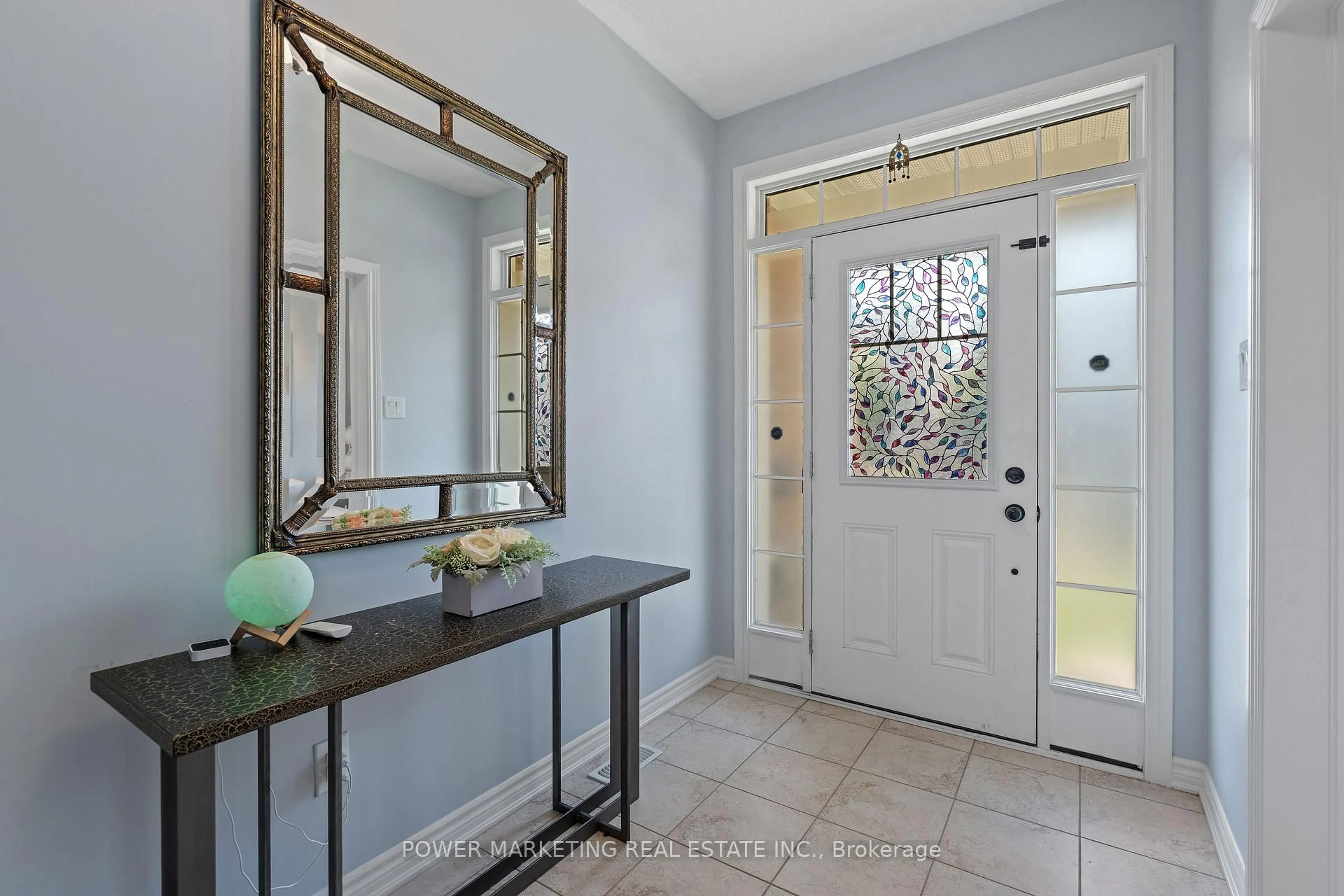 Indoor entryway for 241 Rue Des Soldats Riendeau St, Ottawa Ontario K2J 5Z4