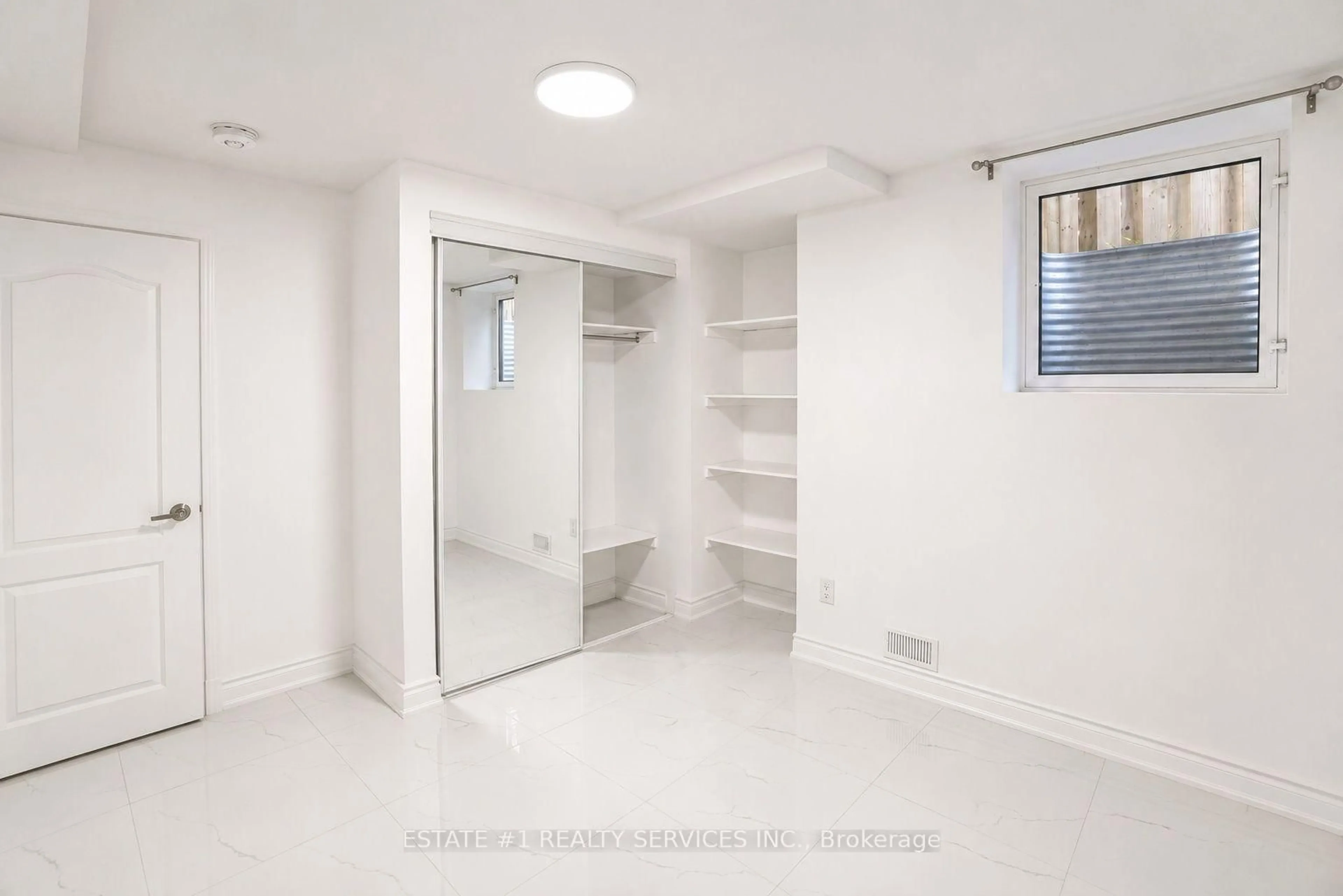 Storage room or clothes room or walk-in closet for 35 Golden Meadow Dr, Kitchener Ontario N2N 2L9