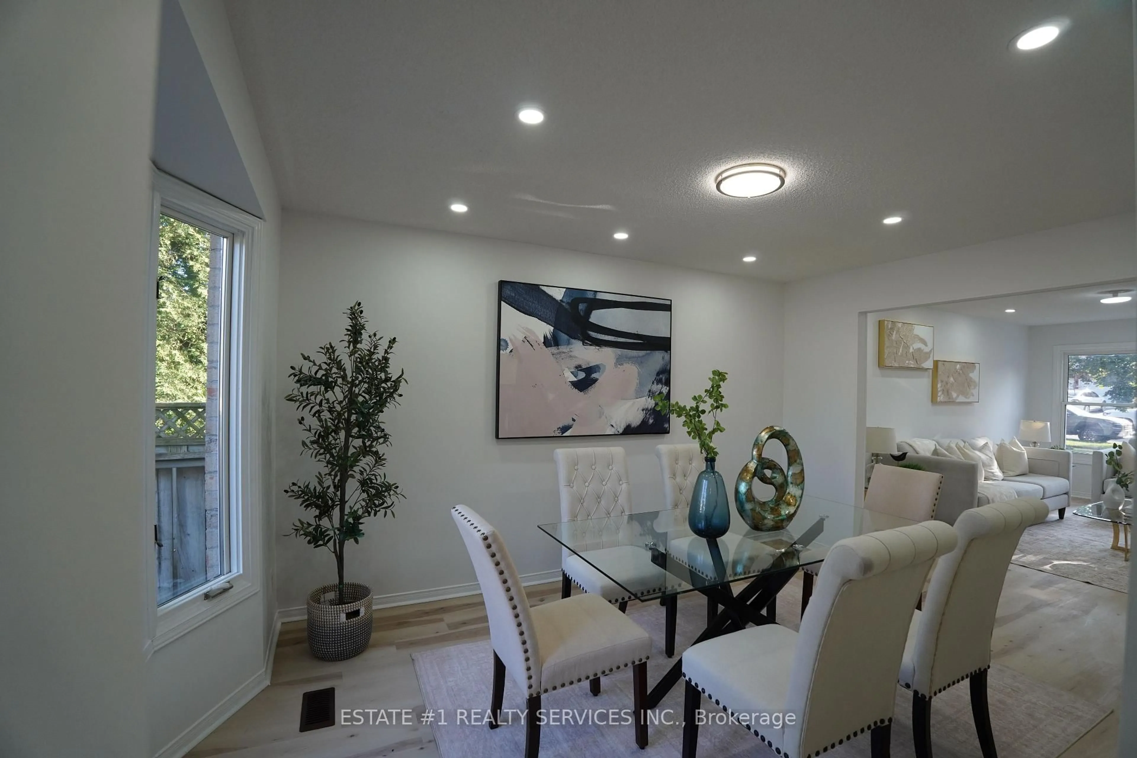 Dining room, unknown for 35 Golden Meadow Dr, Kitchener Ontario N2N 2L9