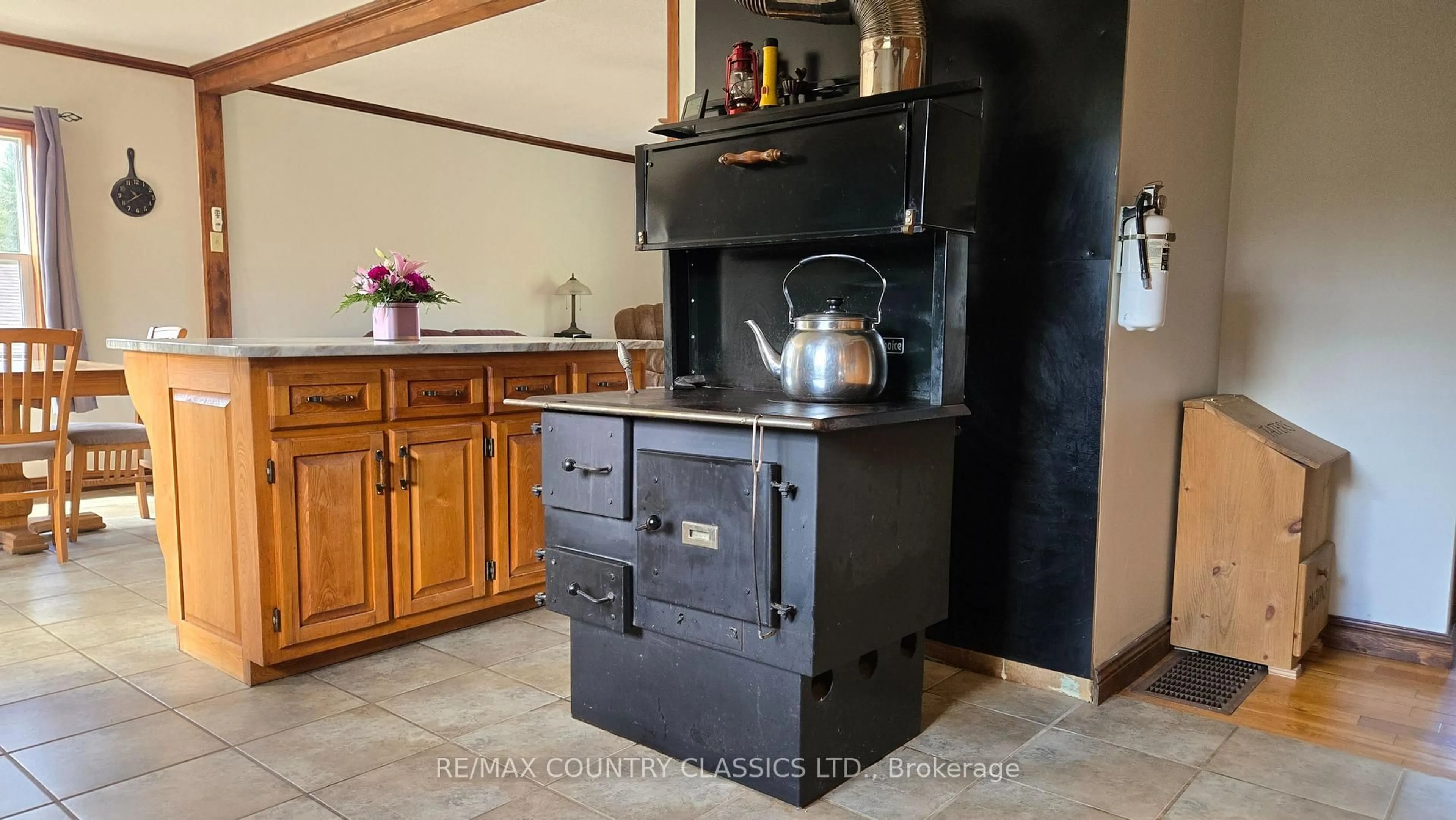 Standard kitchen, ceramic/tile floor for 2445 Old Hastings Rd, Coe Hill Ontario K0L 1P0