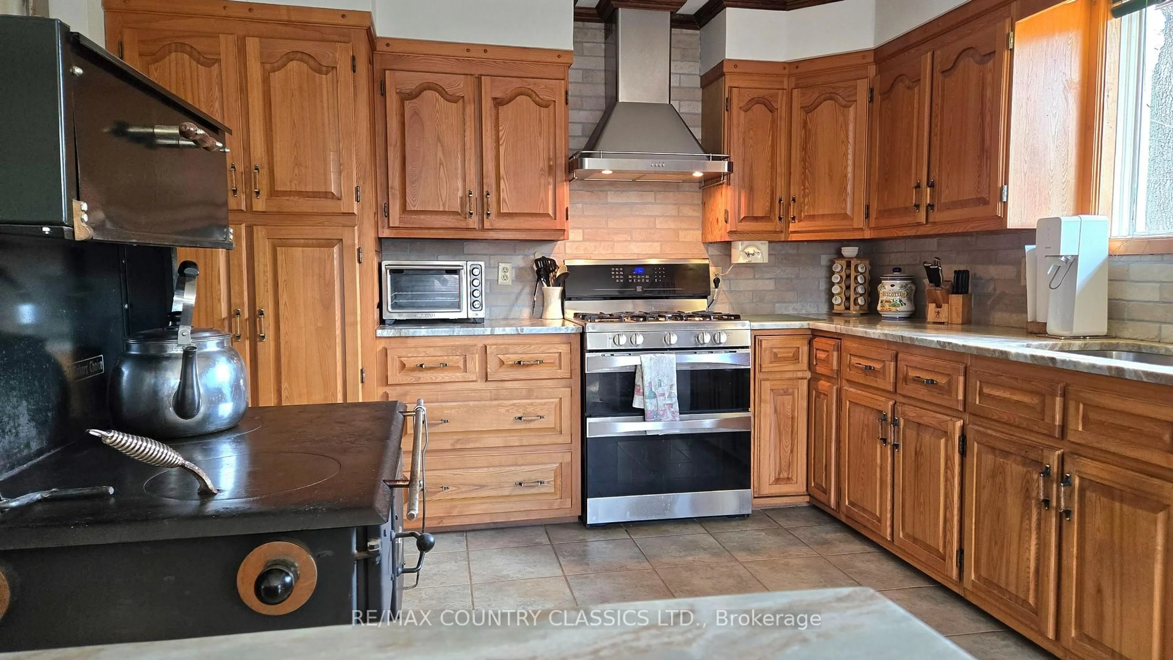 Unknown for 2445 Old Hastings Rd, Coe Hill Ontario K0L 1P0