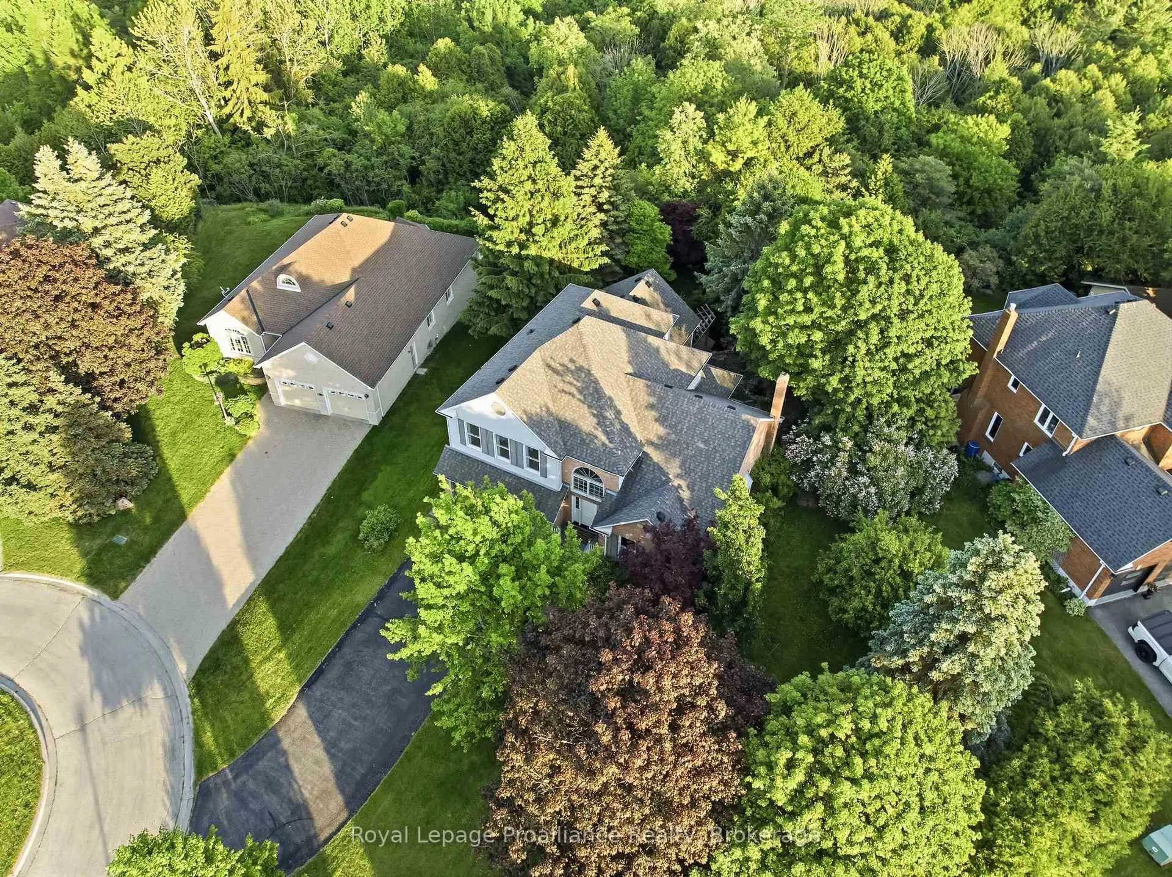 A pic from outside/outdoor area/front of a property/back of a property/a pic from drone, street for 11 Gibson Pl, Port Hope Ontario L1A 4G8